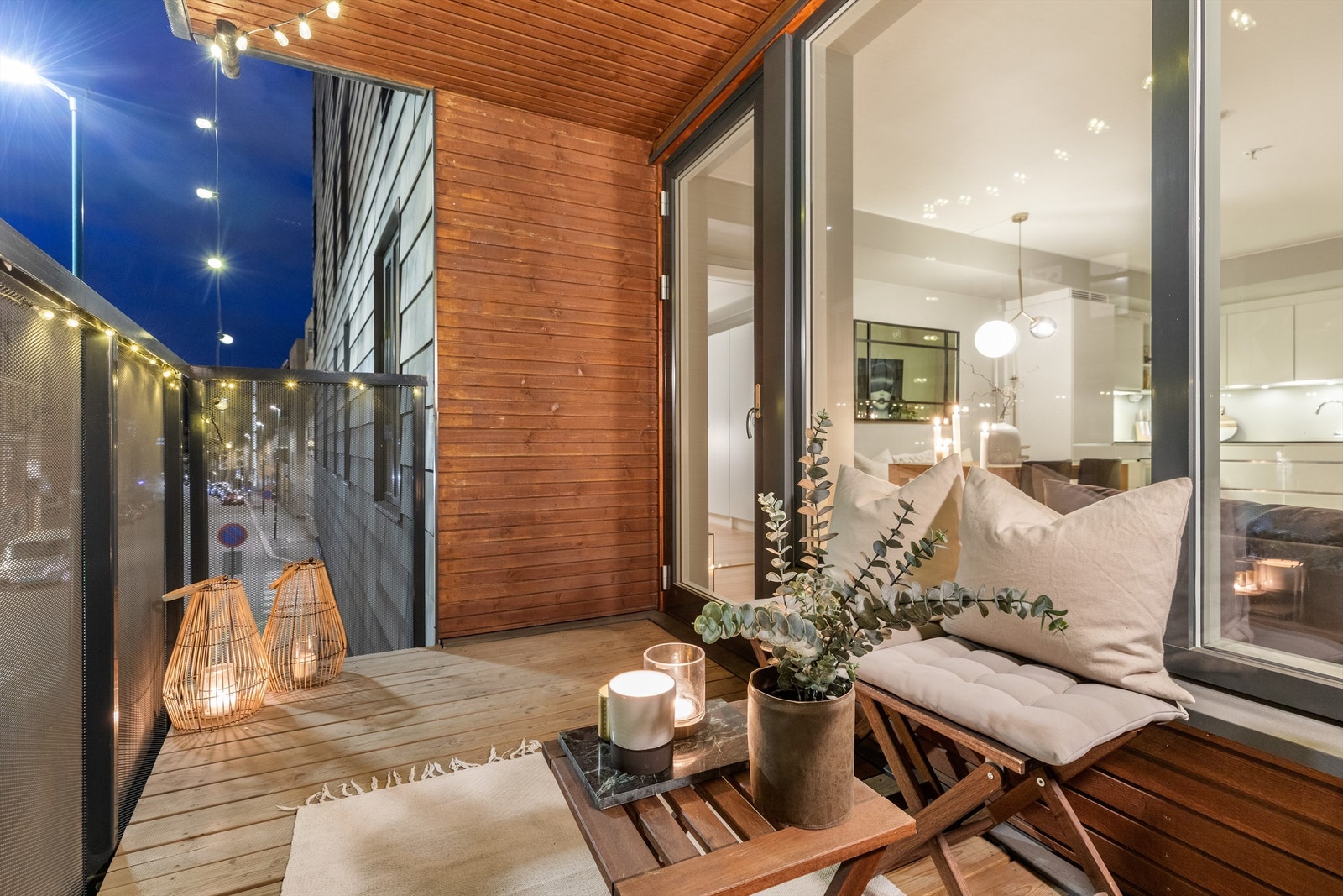 Ønsker du deg et nyere, lettstelt og moderne hjem hvor du kan flytte rett inn? Da er denne leiligheten perfekt! Galleribilde