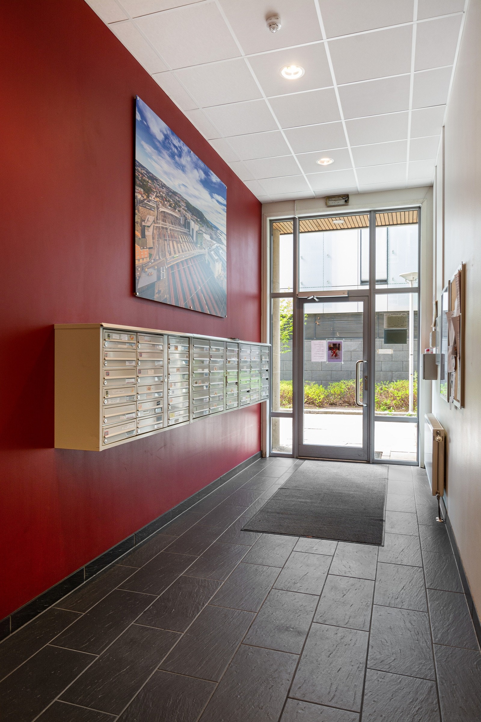 Hyggelig inngangsparti. Bod i kjeller på ca. 5 kvm. Galleribilde