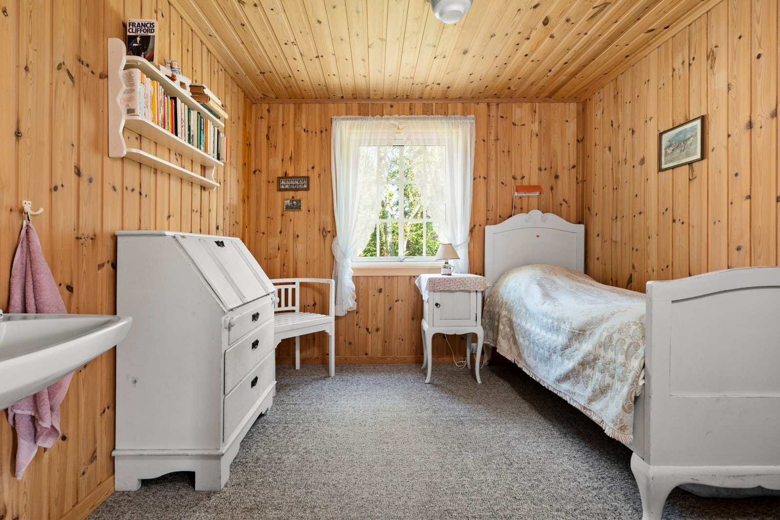 Fra soverom 1.etg. i hytten Galleribilde