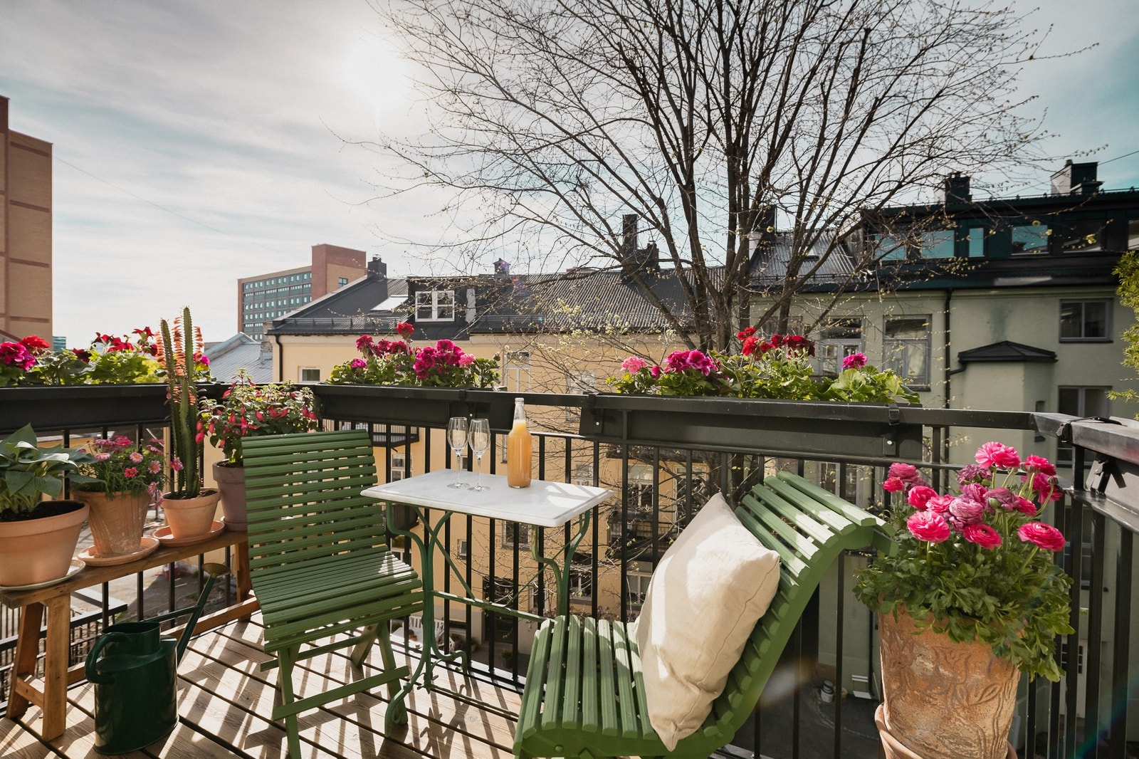 Hyggelig balkong på ca. 4,5kvm med ettermiddags- og kveldssol. Galleribilde