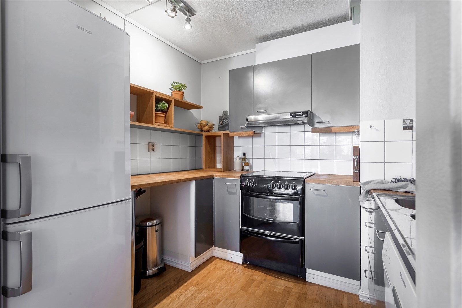 Godt med skap- og benkplass Galleribilde