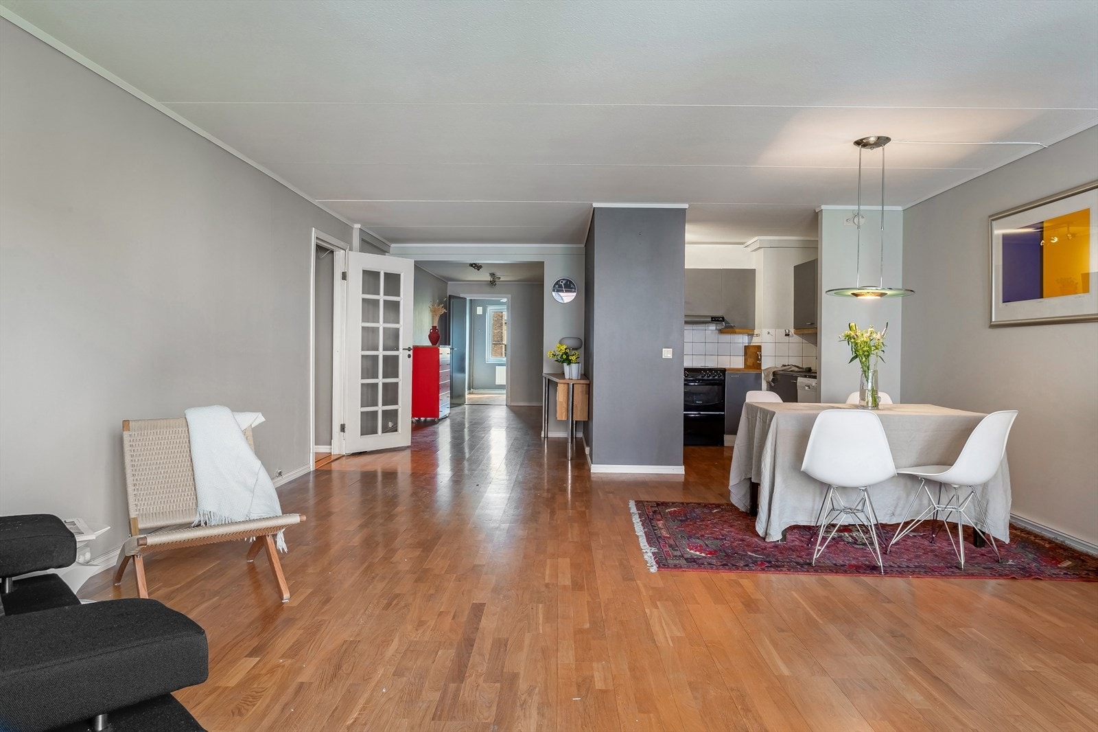 Lys og åpen leilighet på hele 92 kvm BRA med meget god romfølelse Galleribilde