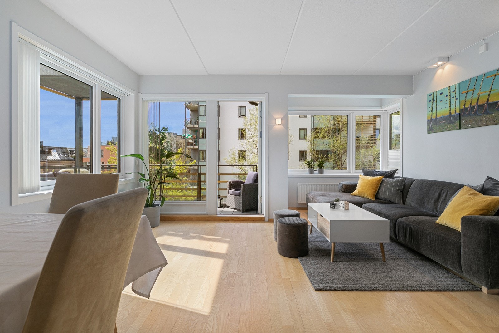 Leiligheten ble malt og gulvene slipt og overflatebehandlet i 2018 Galleribilde