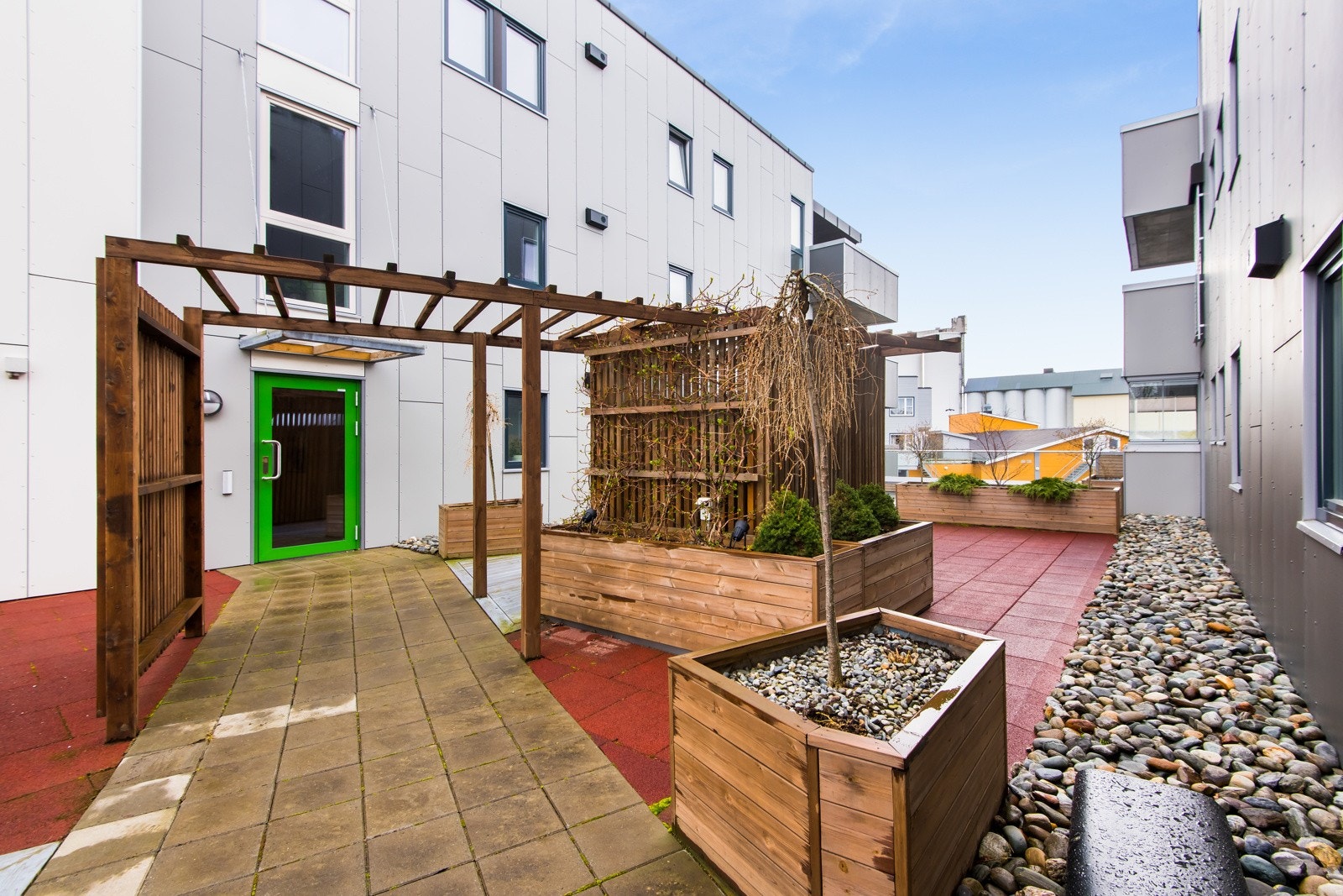 Blant fellesarealene er det også en felles terrasse, hvor en kan nyte gode solforhold Galleribilde