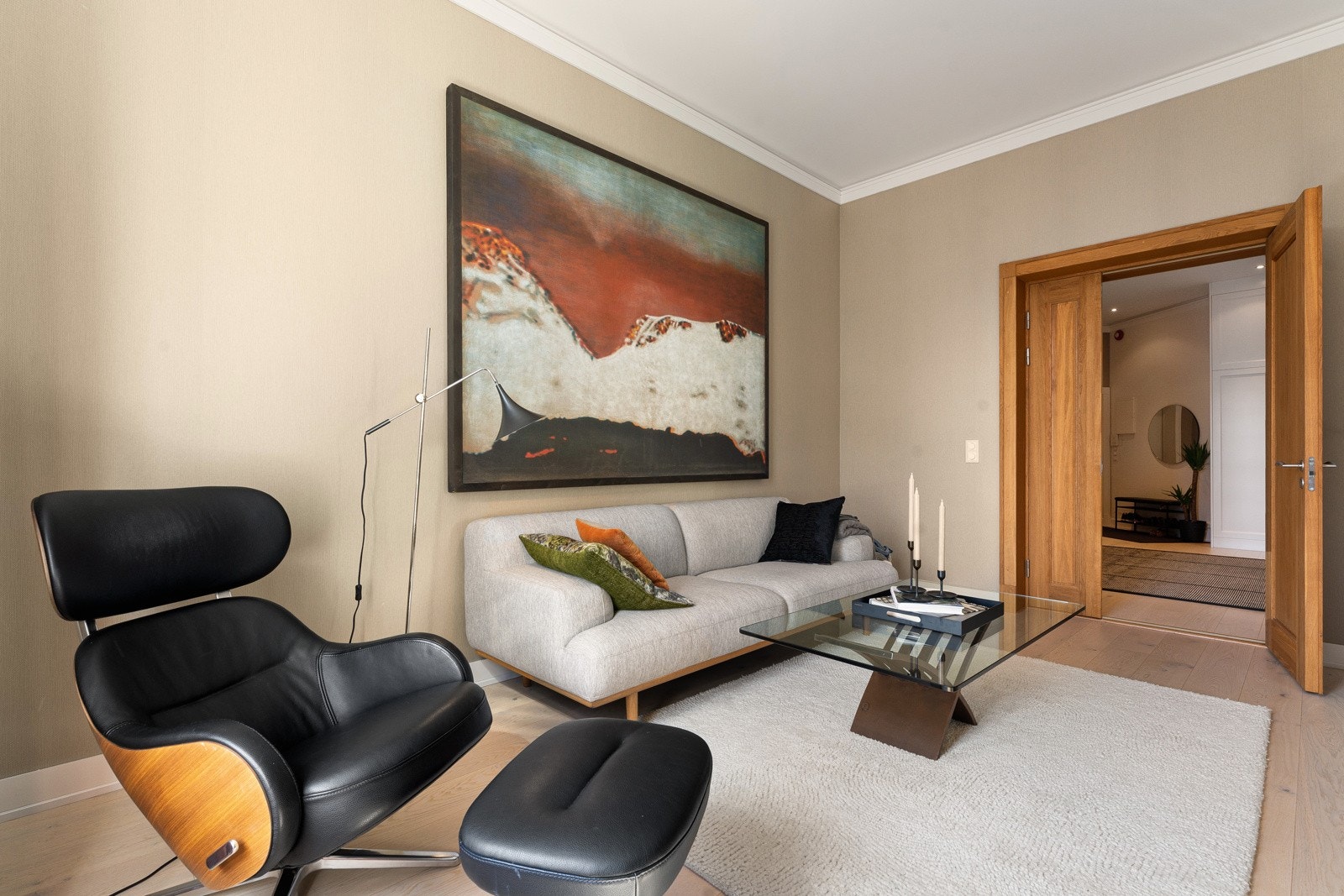 Dørene er solide og med god kvalitet i heltre eik. Galleribilde