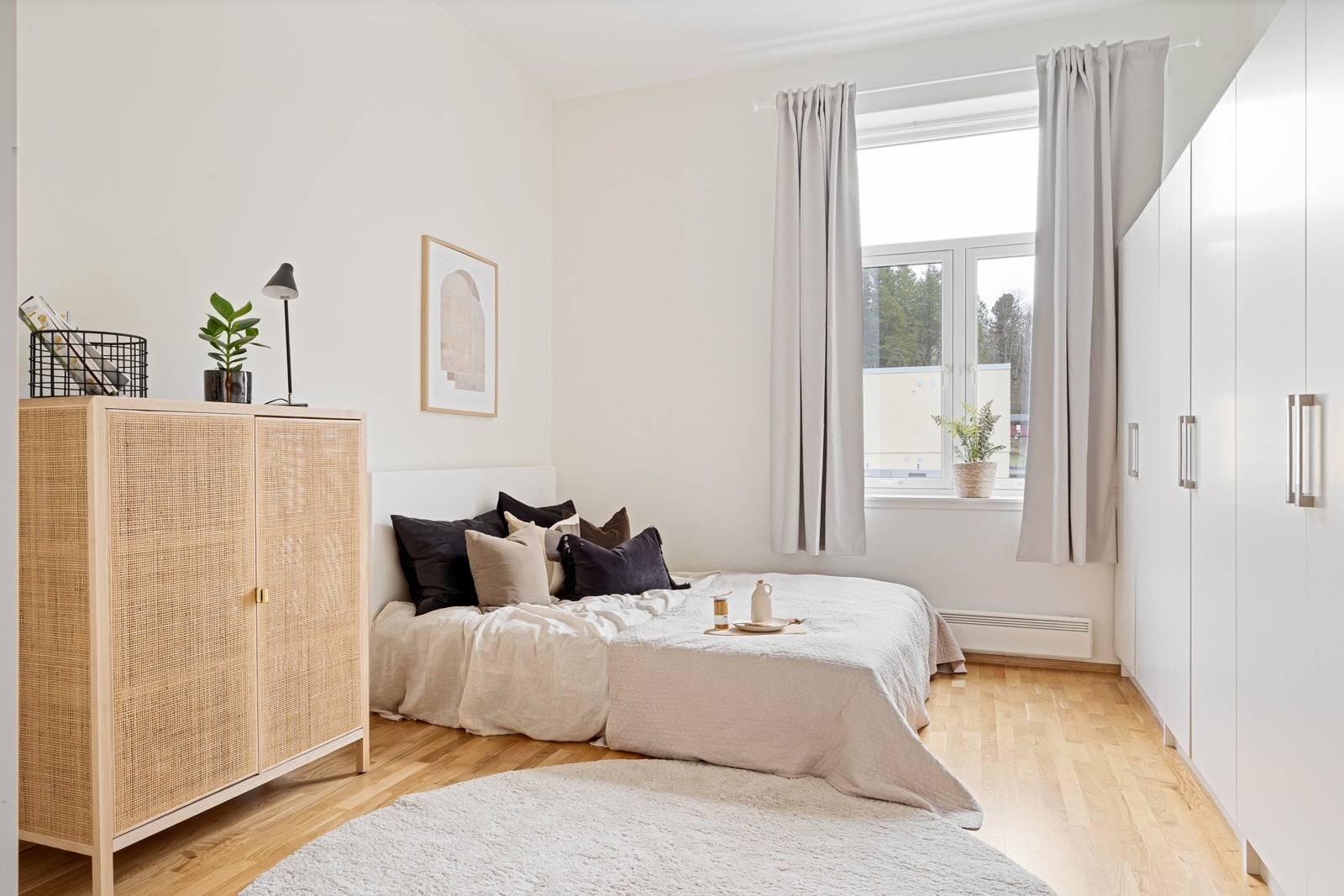 Leilighetens andre soverom er på 15 m² og kan enkelt innredes som gjesterom eller kontor Galleribilde