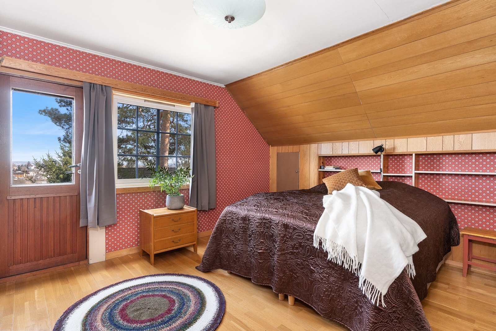 Soverom med utgang til balkong Galleribilde