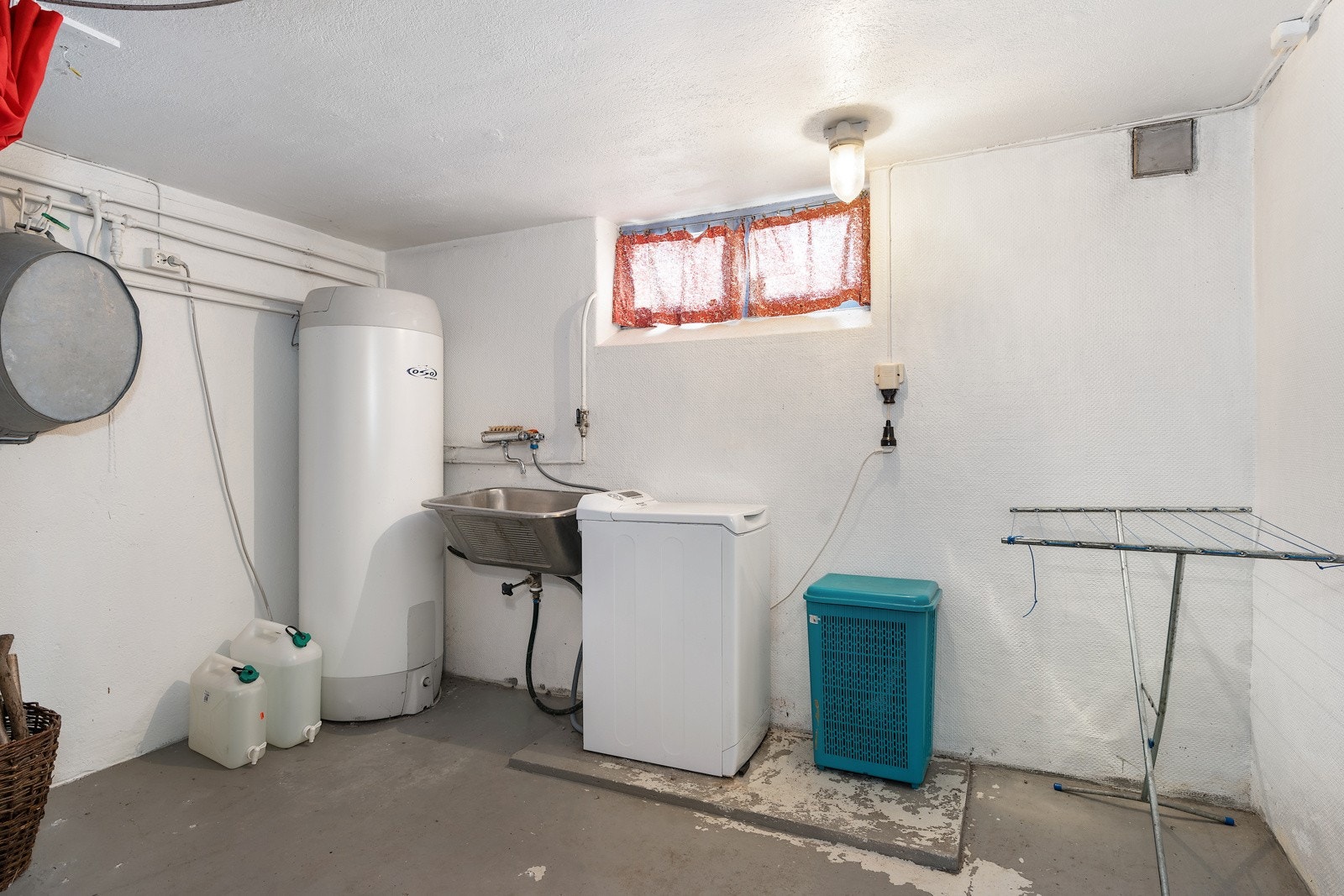 Vaskerom med 300 liters bereder Galleribilde