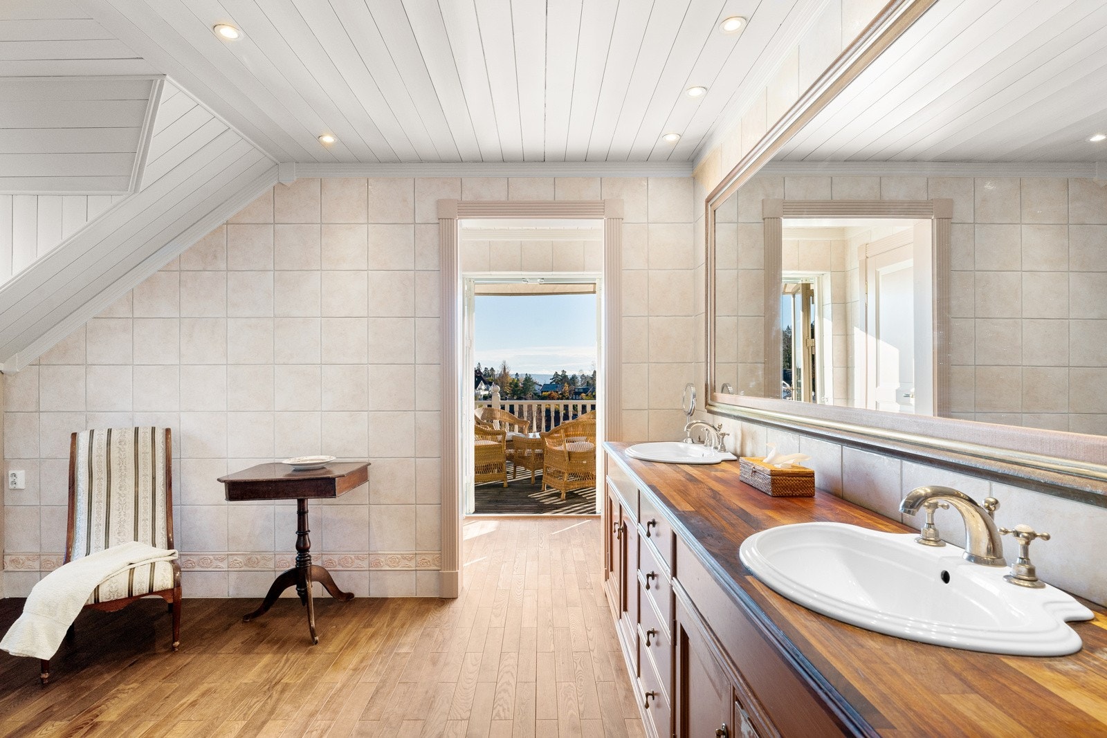 Hovedbad med utgang terrasse Galleribilde