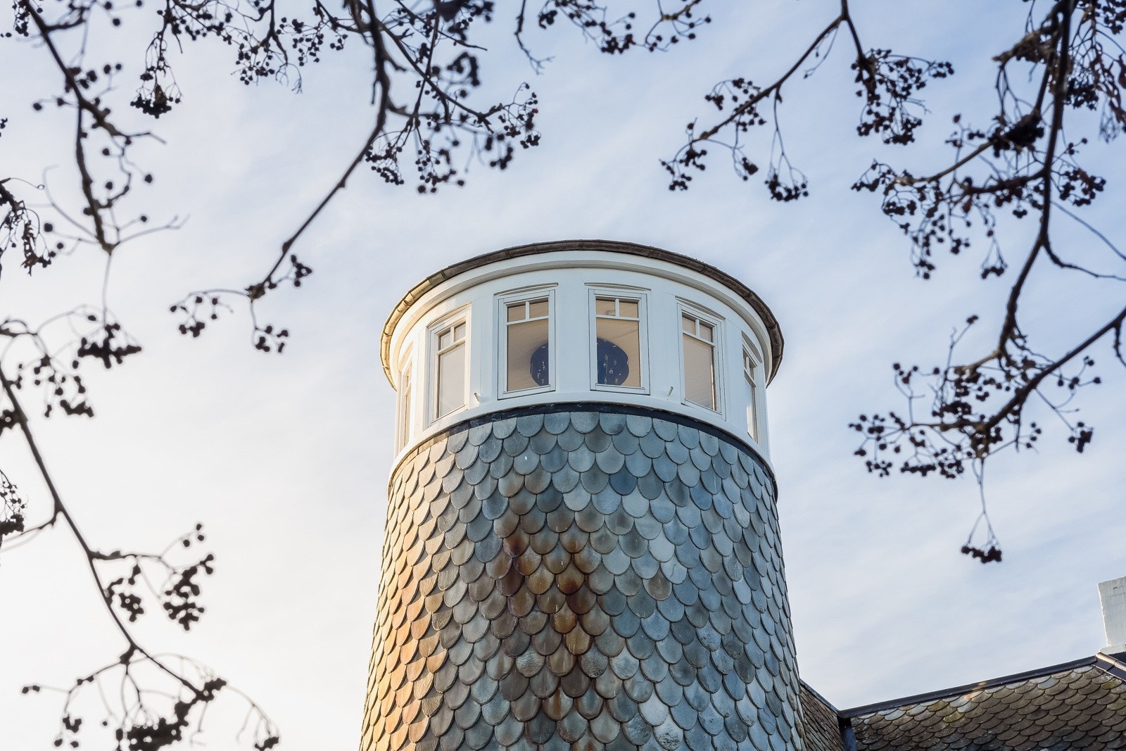 Tårnhuset ble visstnok til etter inspirasjon fra et tysk jaktslott. Fra tårnet hadde man en fantastisk utsikt, og i grålysningen foregikk det rådyrjakt fra det. Galleribilde