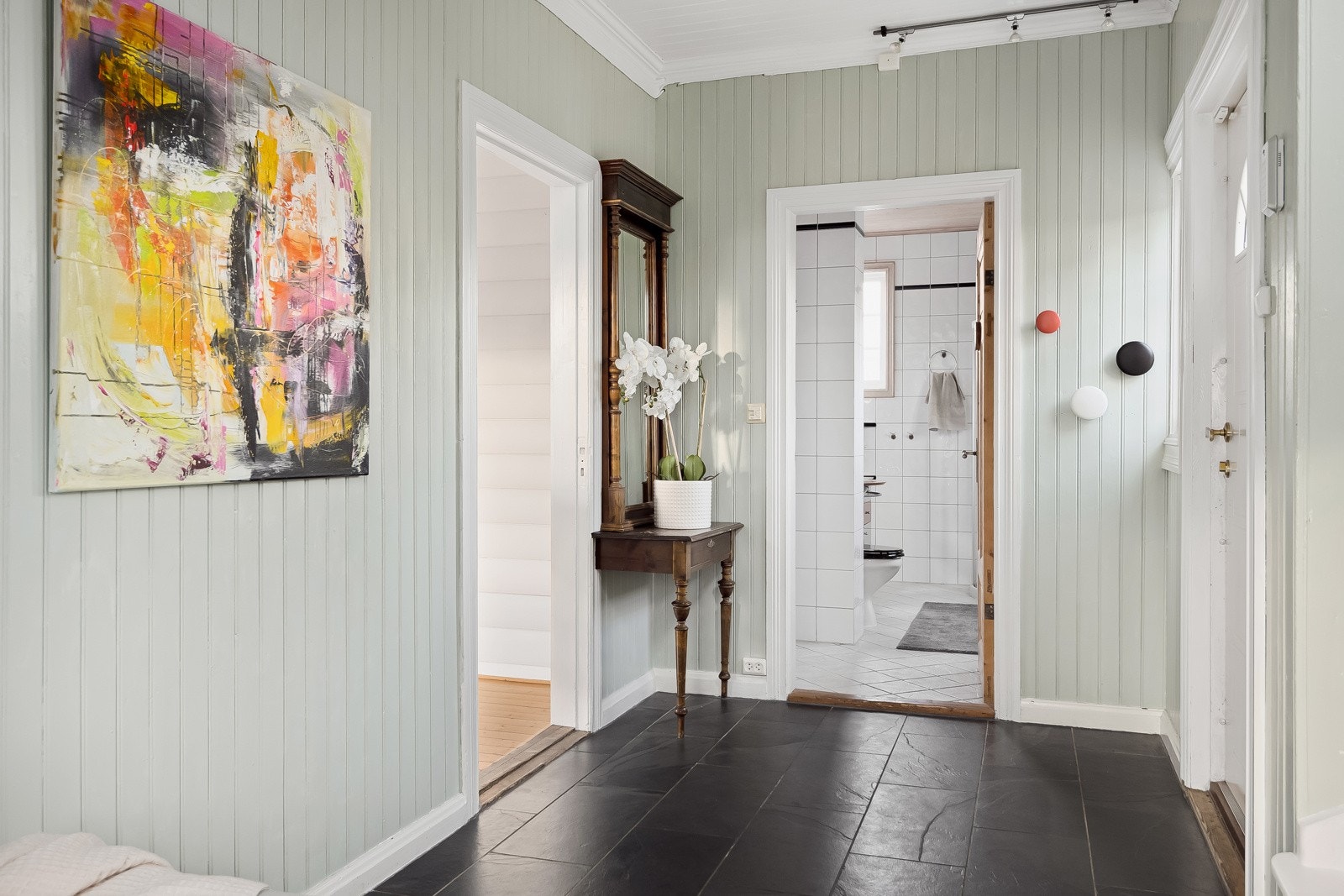 Skiferfliser og varmekabler. Galleribilde