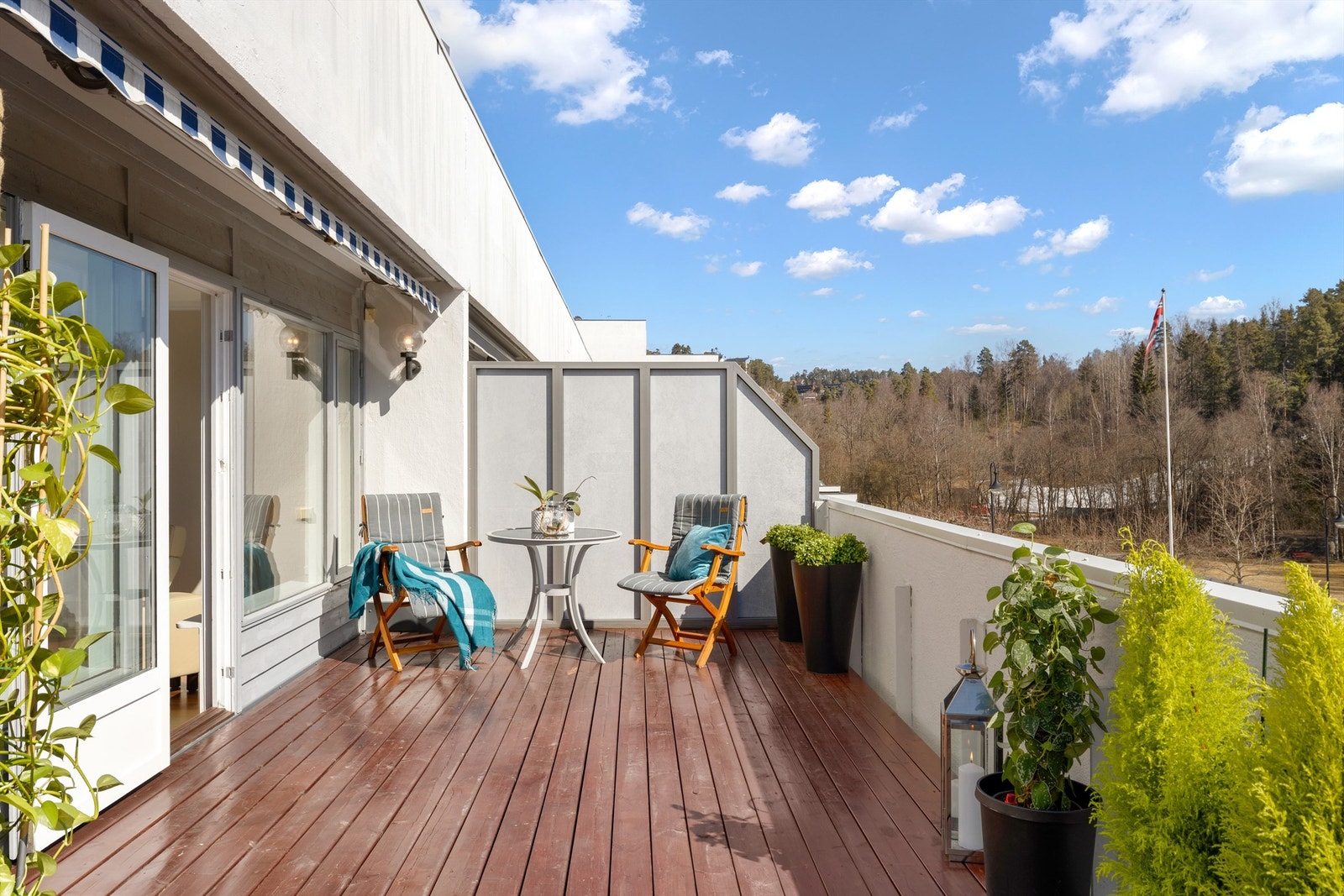 Sydvendt terrasse på hele 30 kvm. Galleribilde