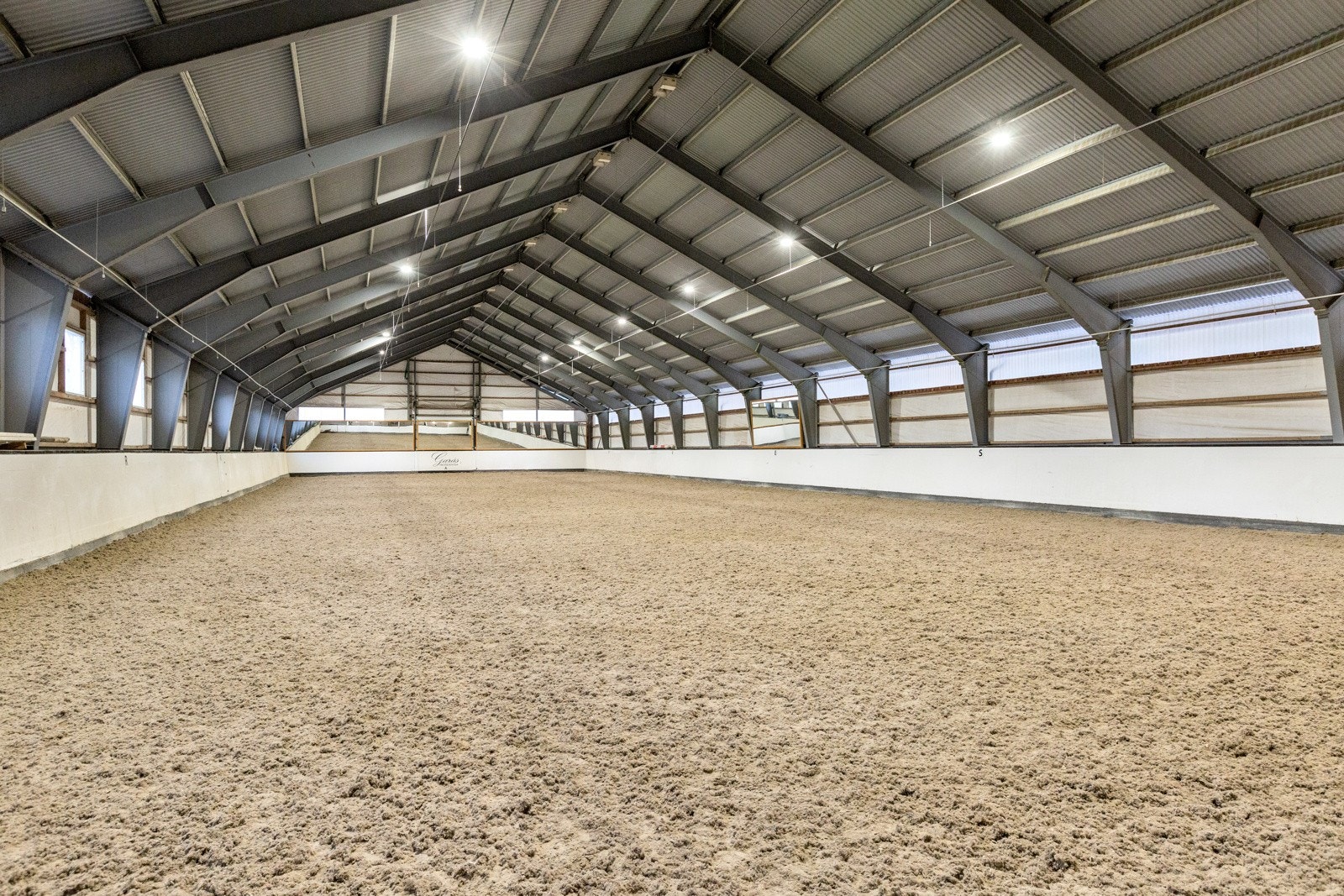 Ridehall Galleribilde