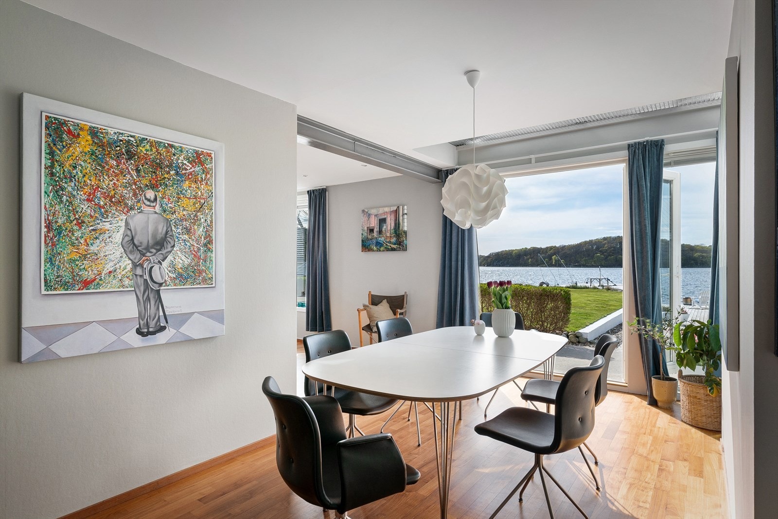 God plass til spisebord Galleribilde