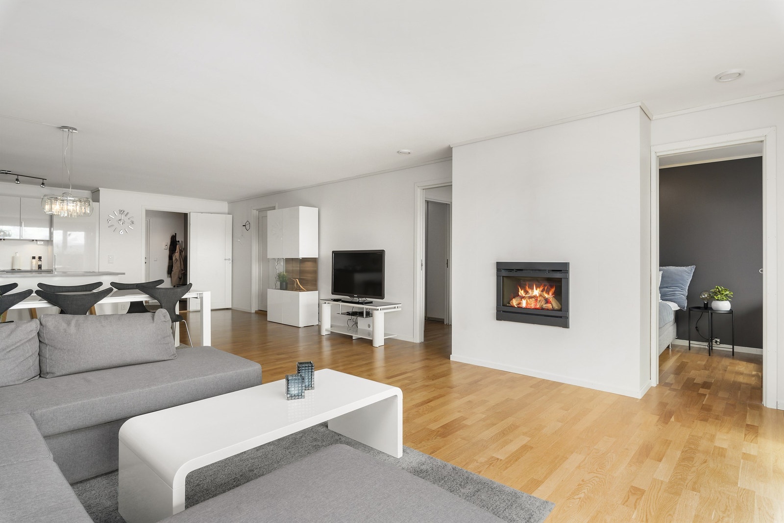 Åpen planløsning mot kjøkken Galleribilde