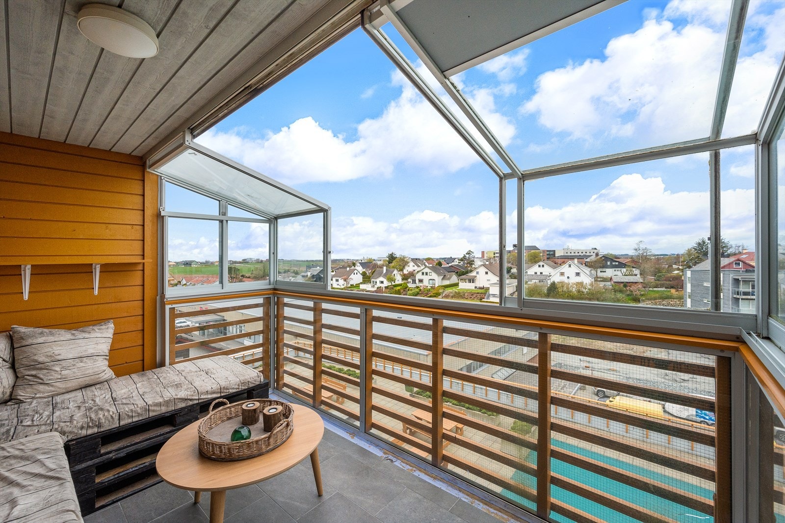 Balkongen har en fin utsikt over jærlandskapet Galleribilde