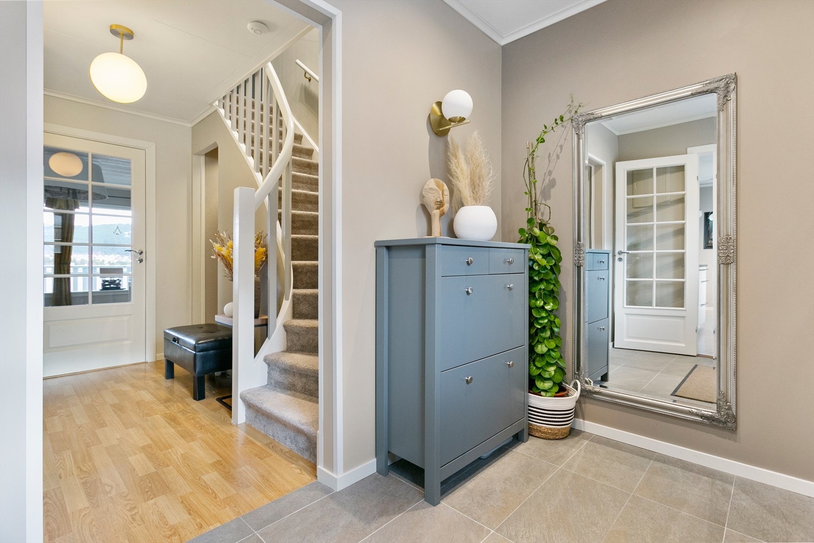 Entrè med gulvvarme Galleribilde