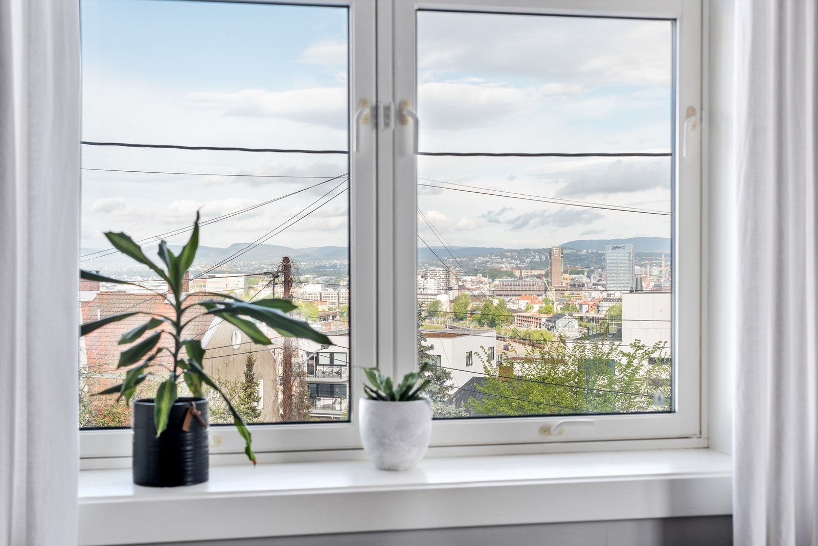 Flott utsikt mot Oslo fra stuen. Galleribilde
