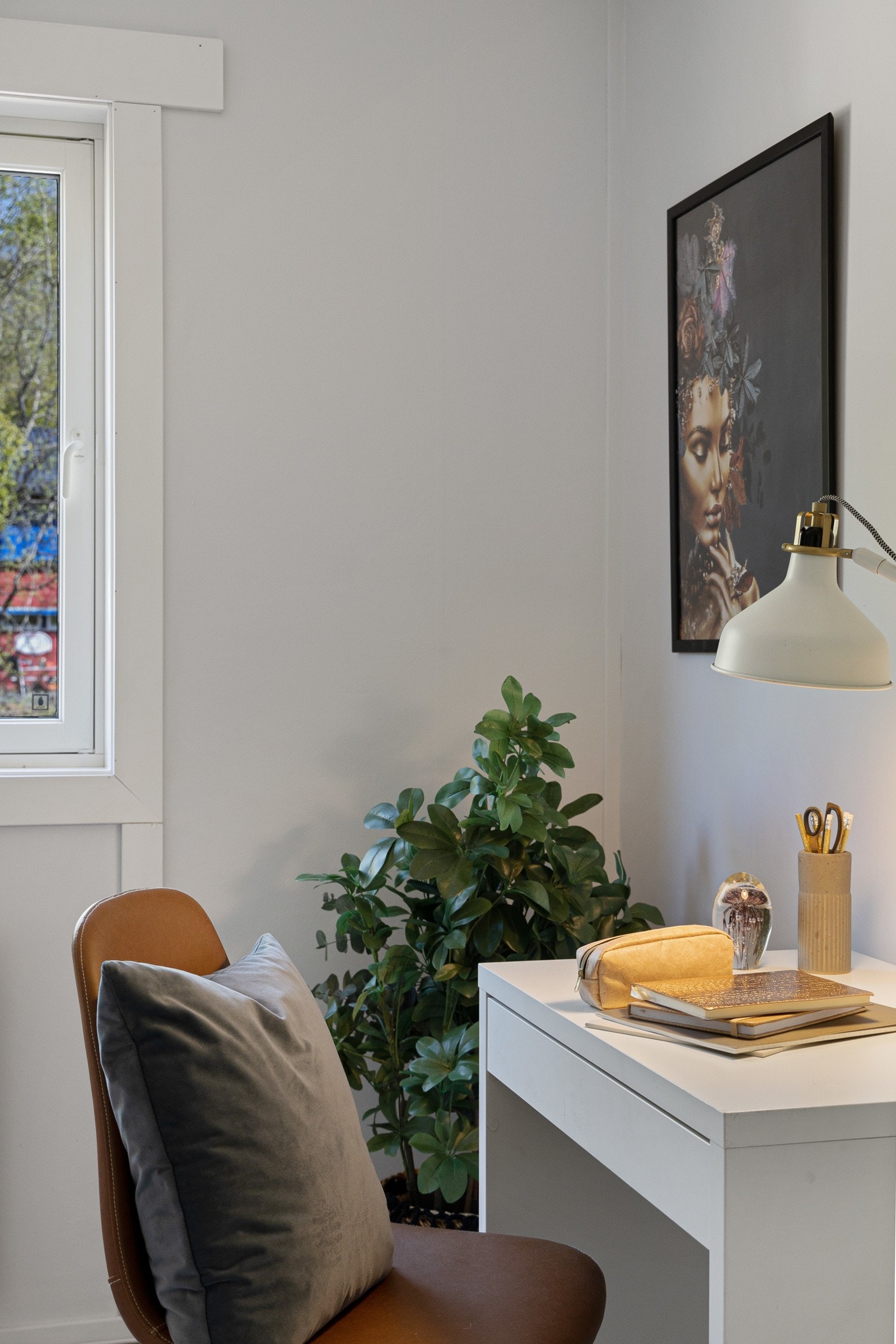 Soverommene ligger vendt mot stille og rolig område på borettslagets tomt. Galleribilde