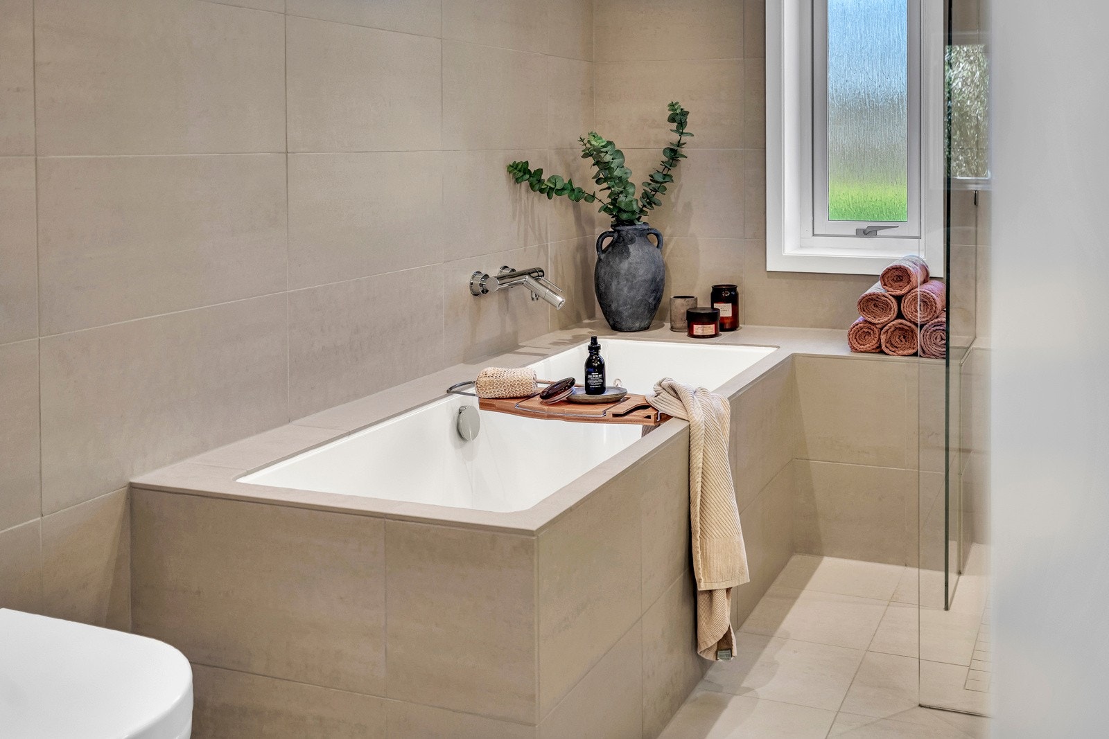 Her kan man nyte et avslappende bad i dette lekre badekaret Galleribilde