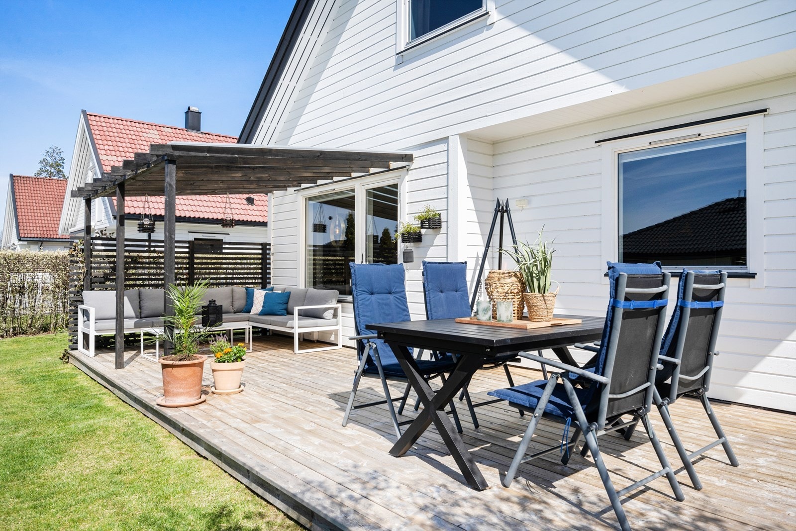 Her kan man nyte solen store deler av dagen! Galleribilde