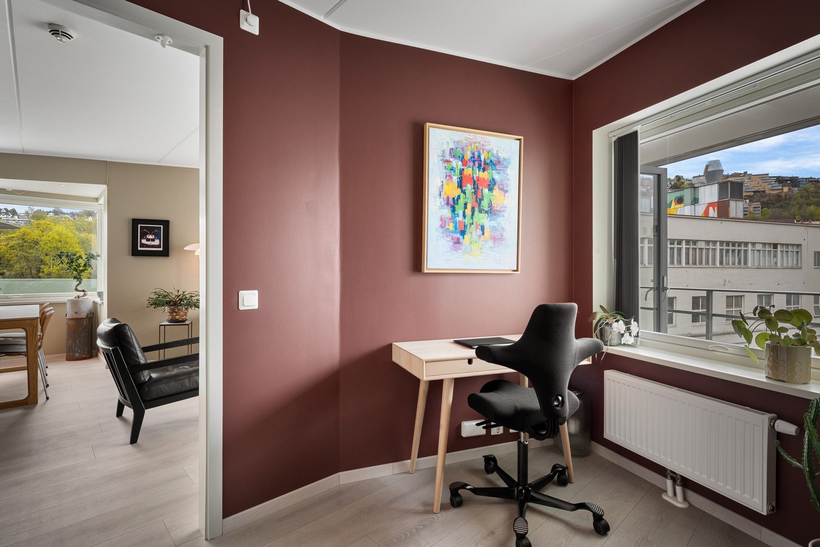 Leiligheten har to innbydende soverom med unik utforming. Galleribilde