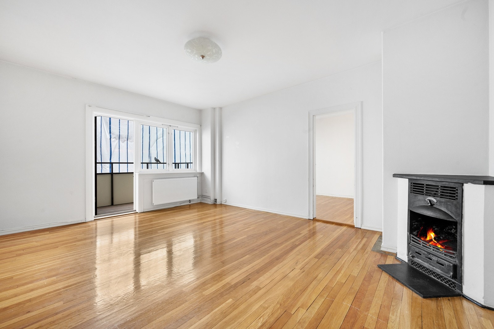 Hele leiligheten vender mot rolig bakgård. Galleribilde