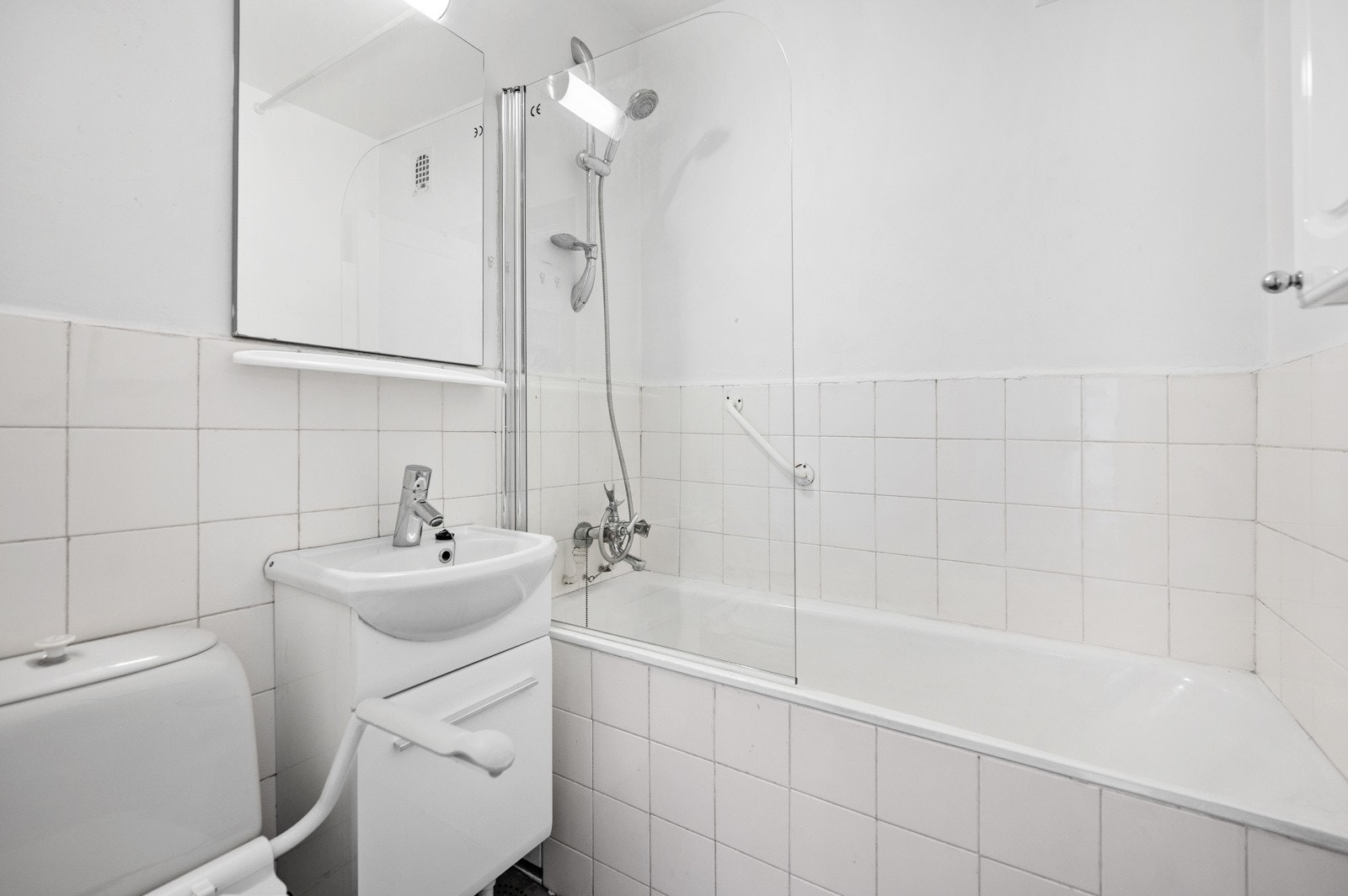 Adkomst fra entré til bad. Galleribilde