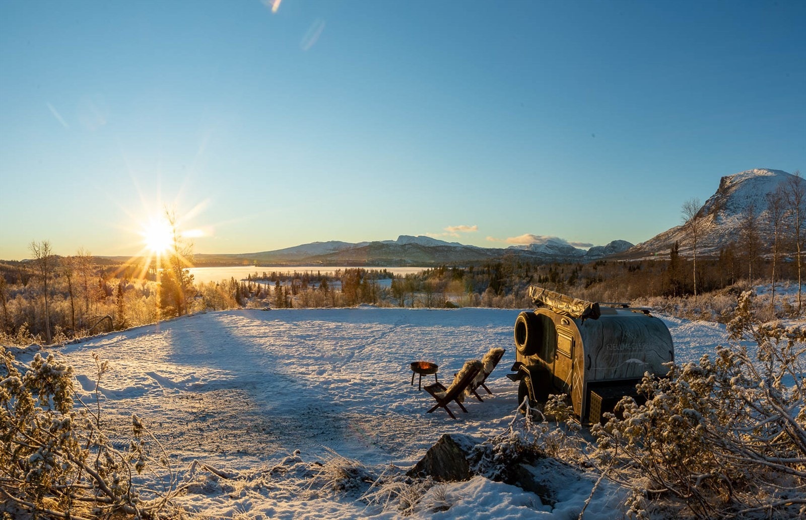 Vinteridyll og sol på Storevatn Galleribilde