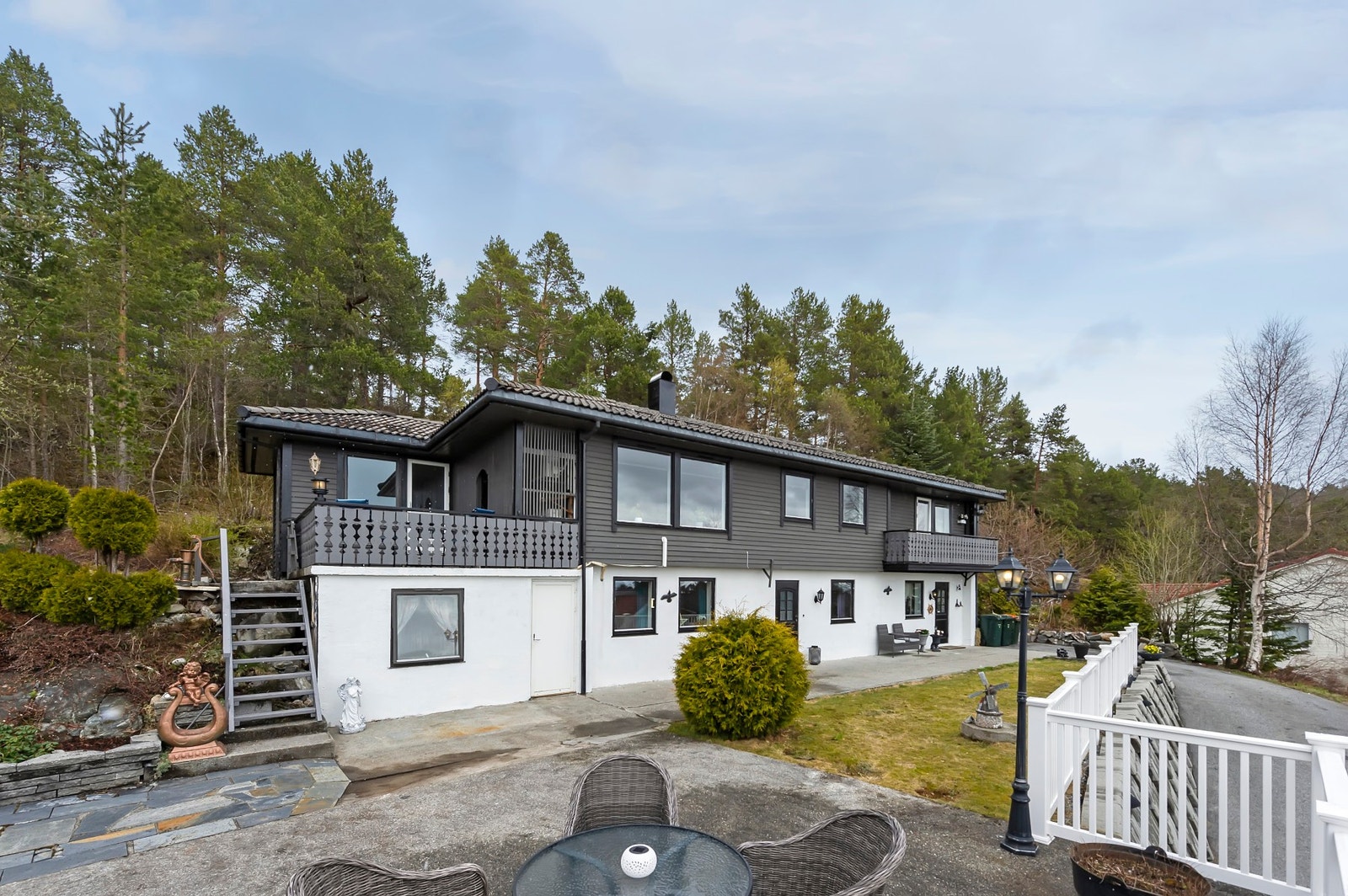 Stor uteplass over garasjen Galleribilde