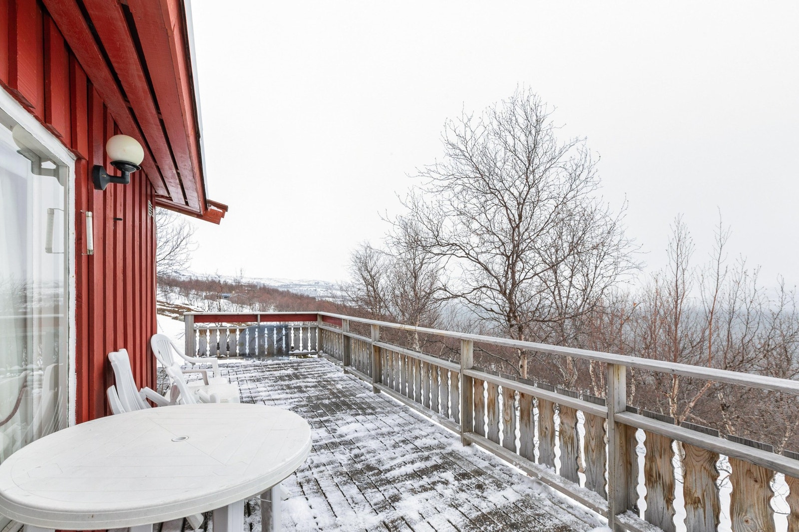 Terrasse sett mot Neiden Galleribilde