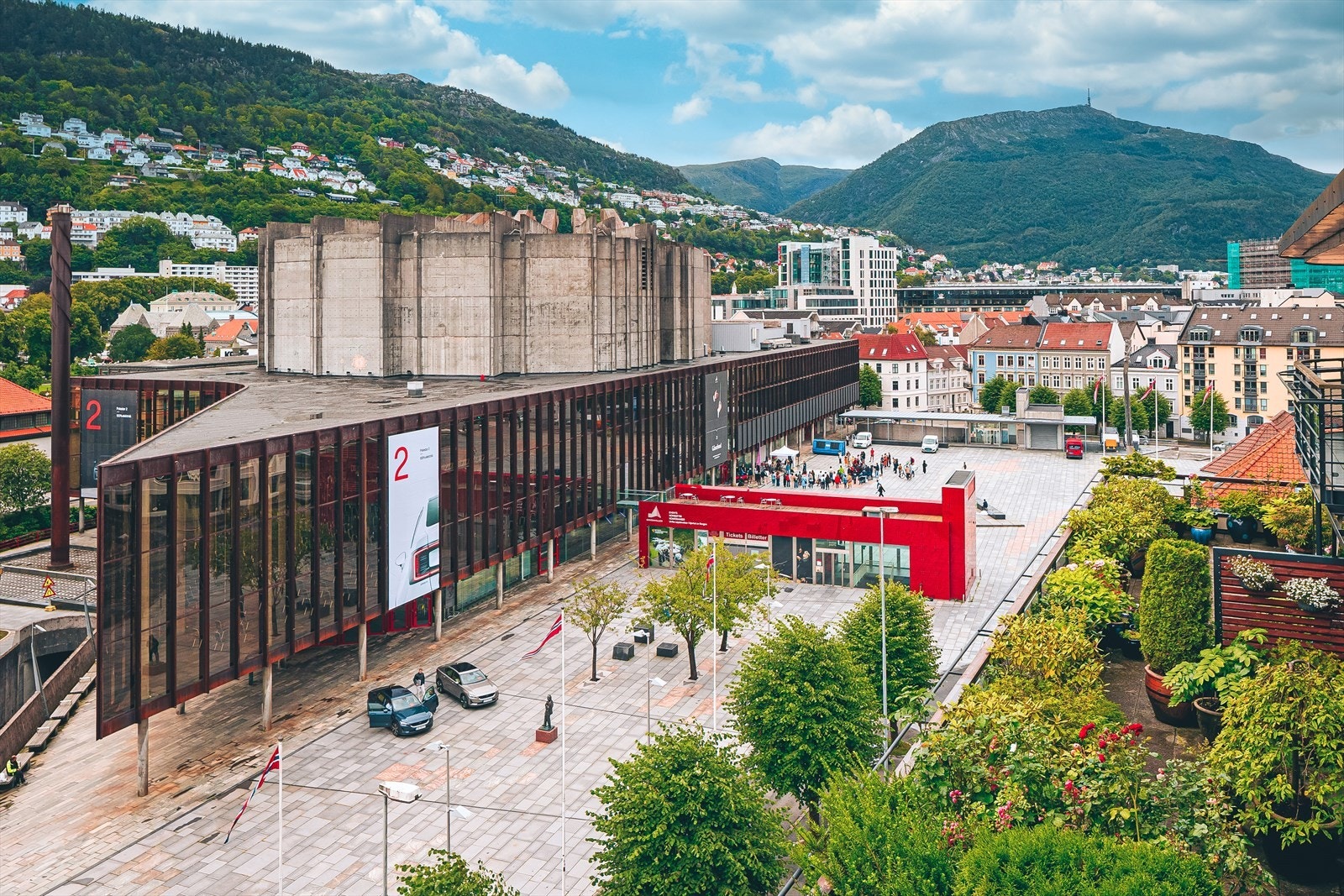 Grieghallen. Galleribilde
