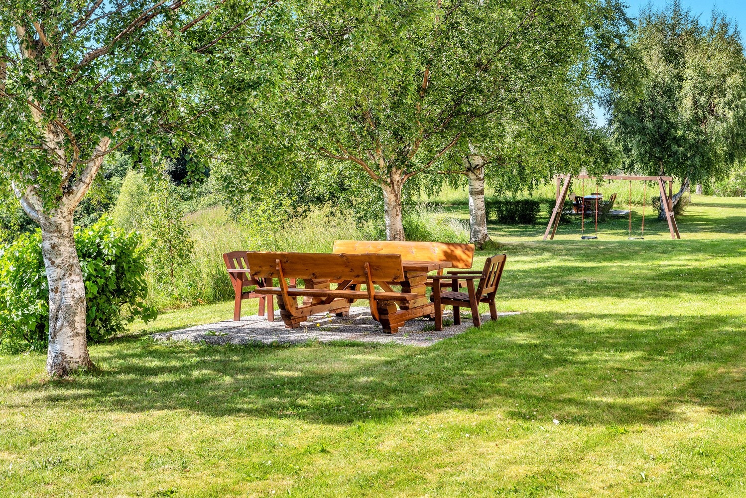 Sommerbilde av felles hage. Galleribilde