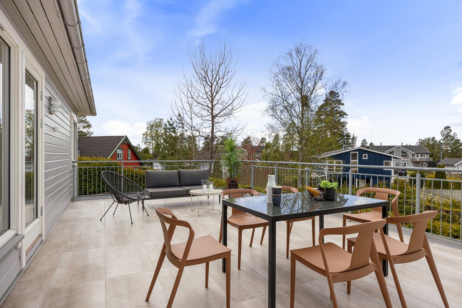 Takterrassen er renovert i 2022 og holder høy standard Galleribilde