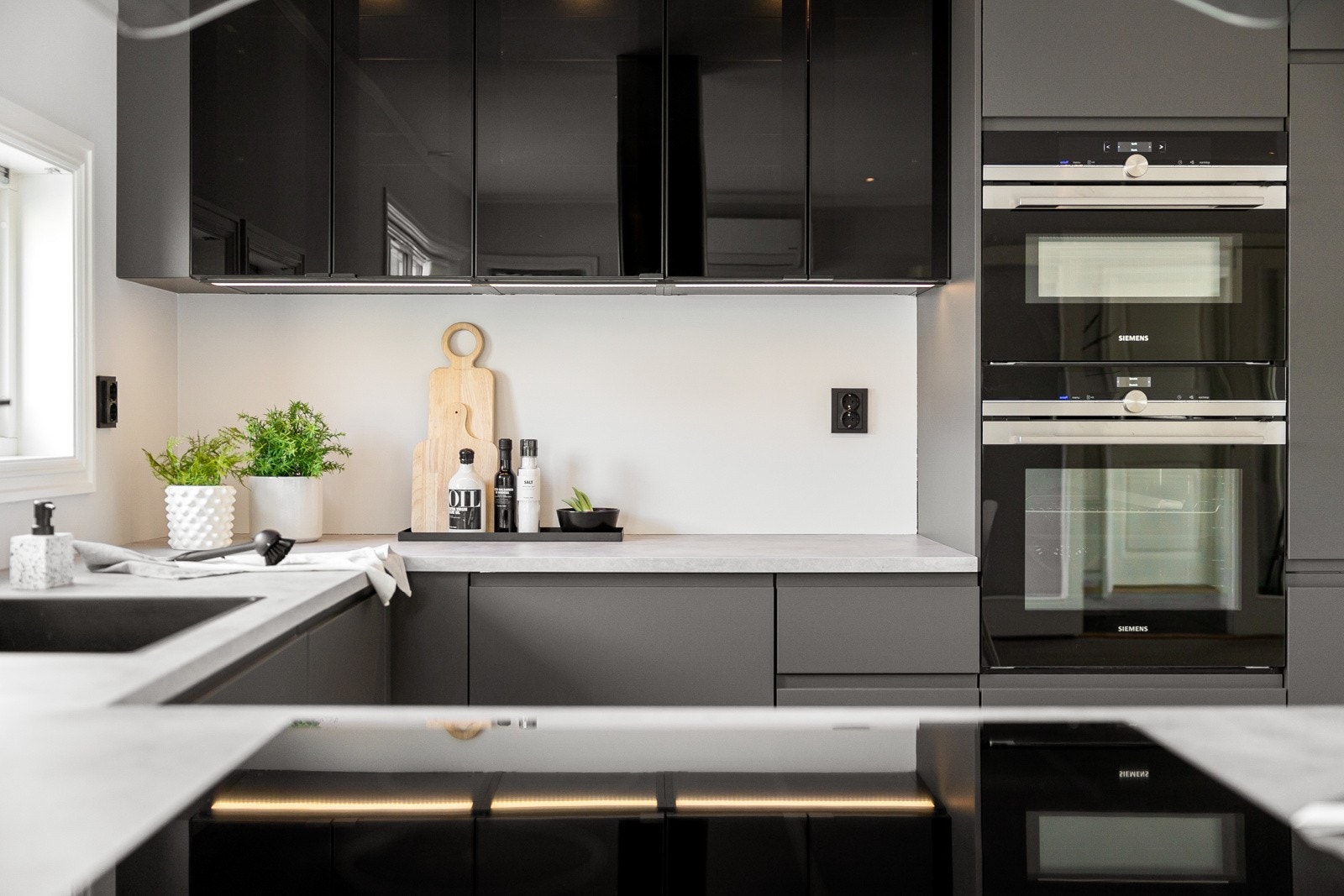 Kjøkkenet er nytt fra 2022 og holder høy standard Galleribilde