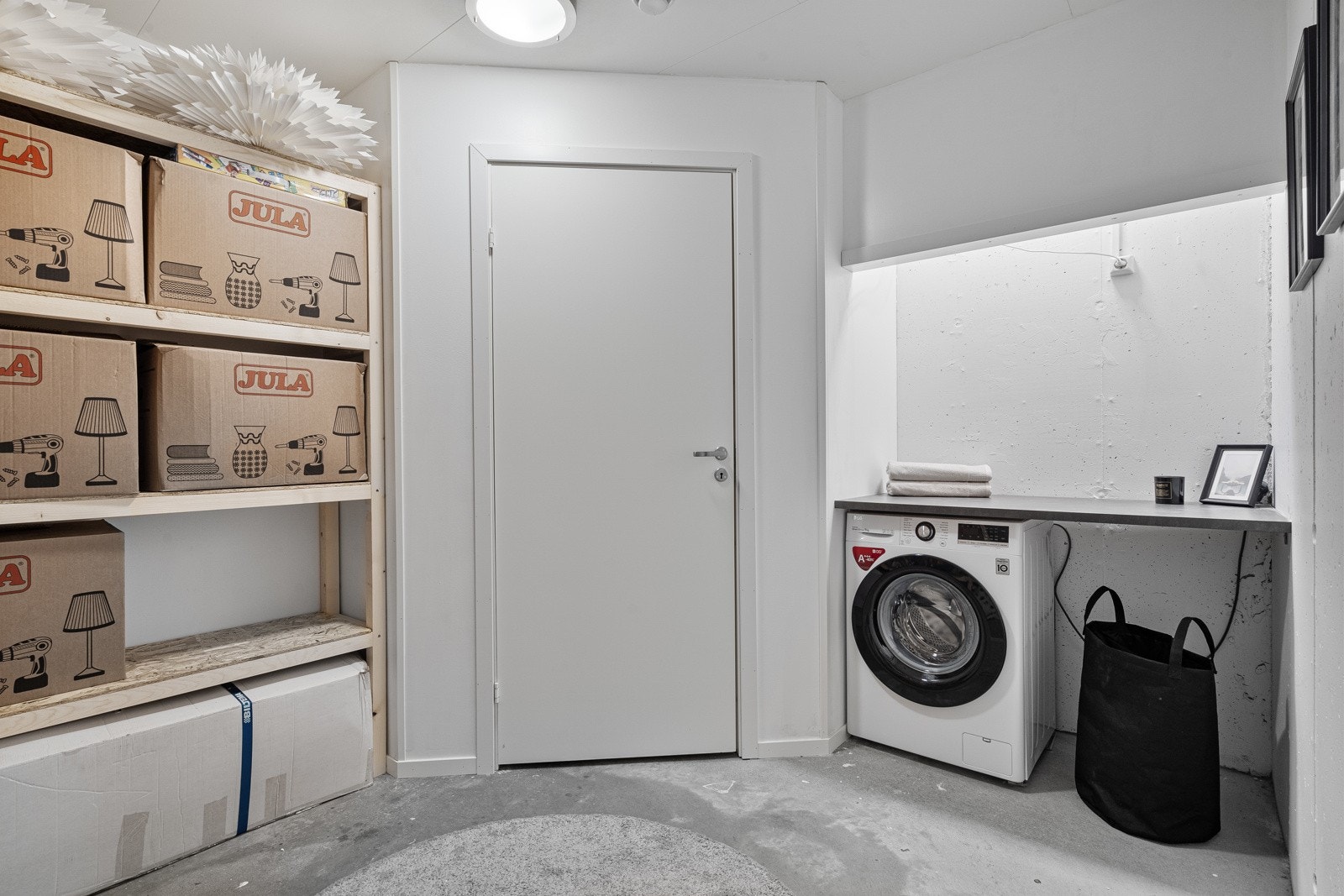 Vaskerommet rommer 9 m² med god plass ønsket innredning Galleribilde