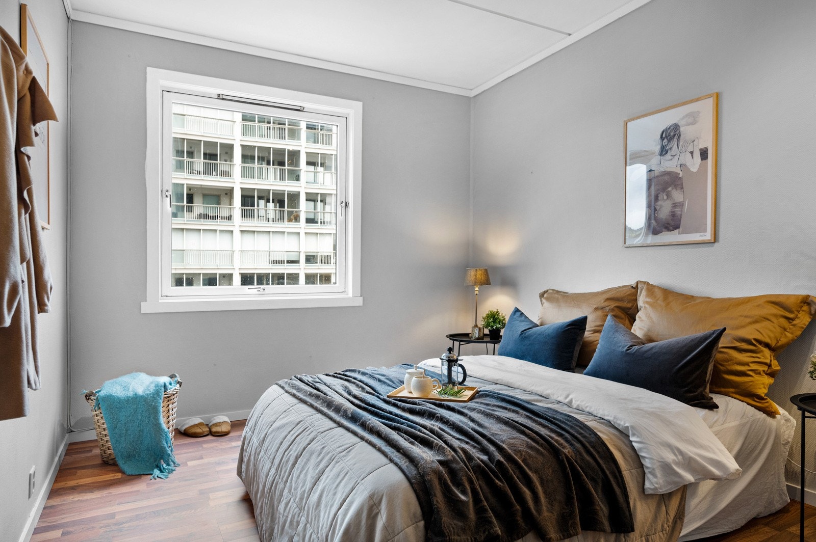 Leiligheten inneholder ett romslig soverom. Galleribilde