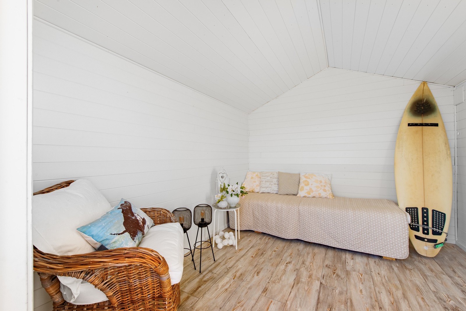 Annekset er i dag innredet som et ekstra oppholdsrom med nytt gulv i 2020 Galleribilde