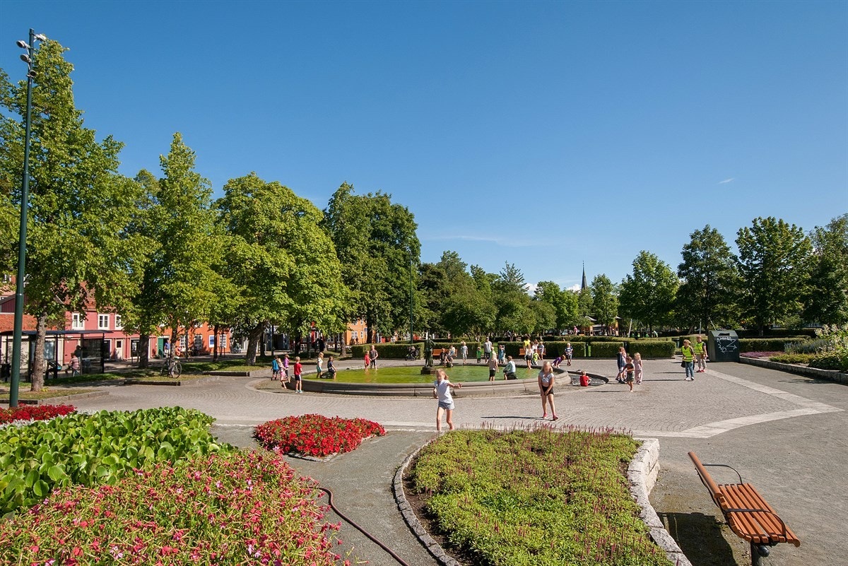 Ilaparken er en park omkranset av gatene ved Ilevollen i Ila i Trondheim. I parken finnes det en moderne musikkpaviljong, lekeplass, sitteplasser og opparbeidet grøntareal med fontene. Galleribilde