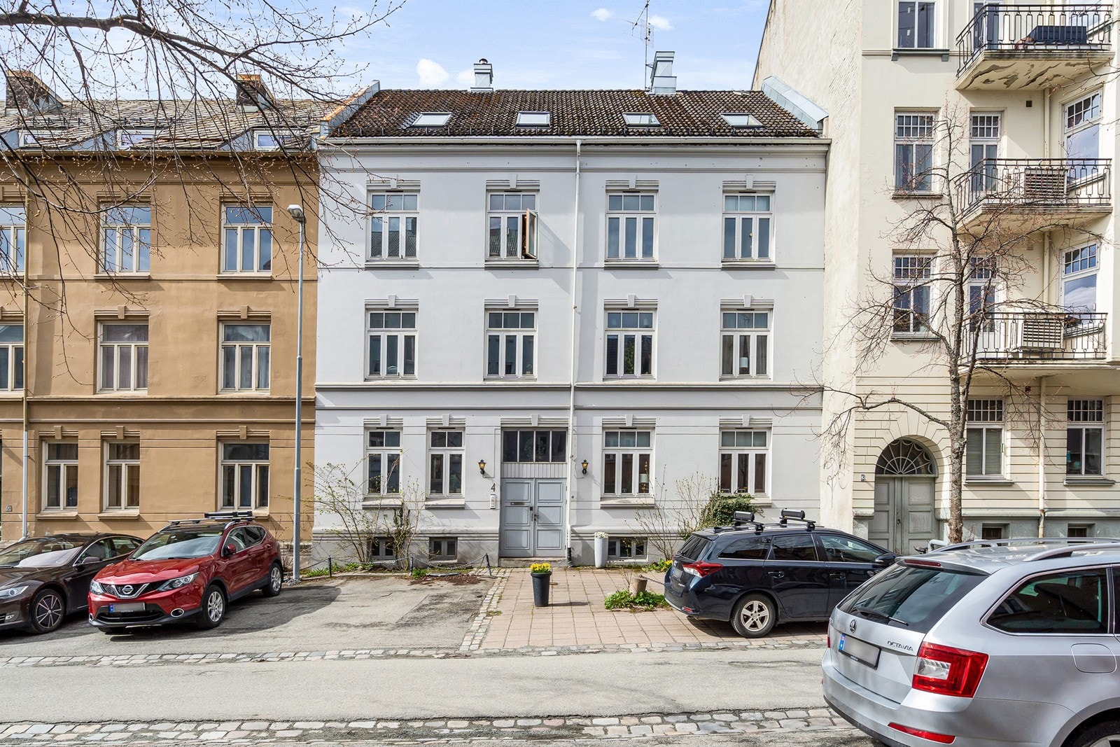 Fra leiligheten er det gangavstand til sentrum, høyskoler, søndagsåpen dagligvare og kollektivtransport. Kun en kort spasertur fra boligen finner du bla. Skansen, Nidelva og Bymarka Galleribilde