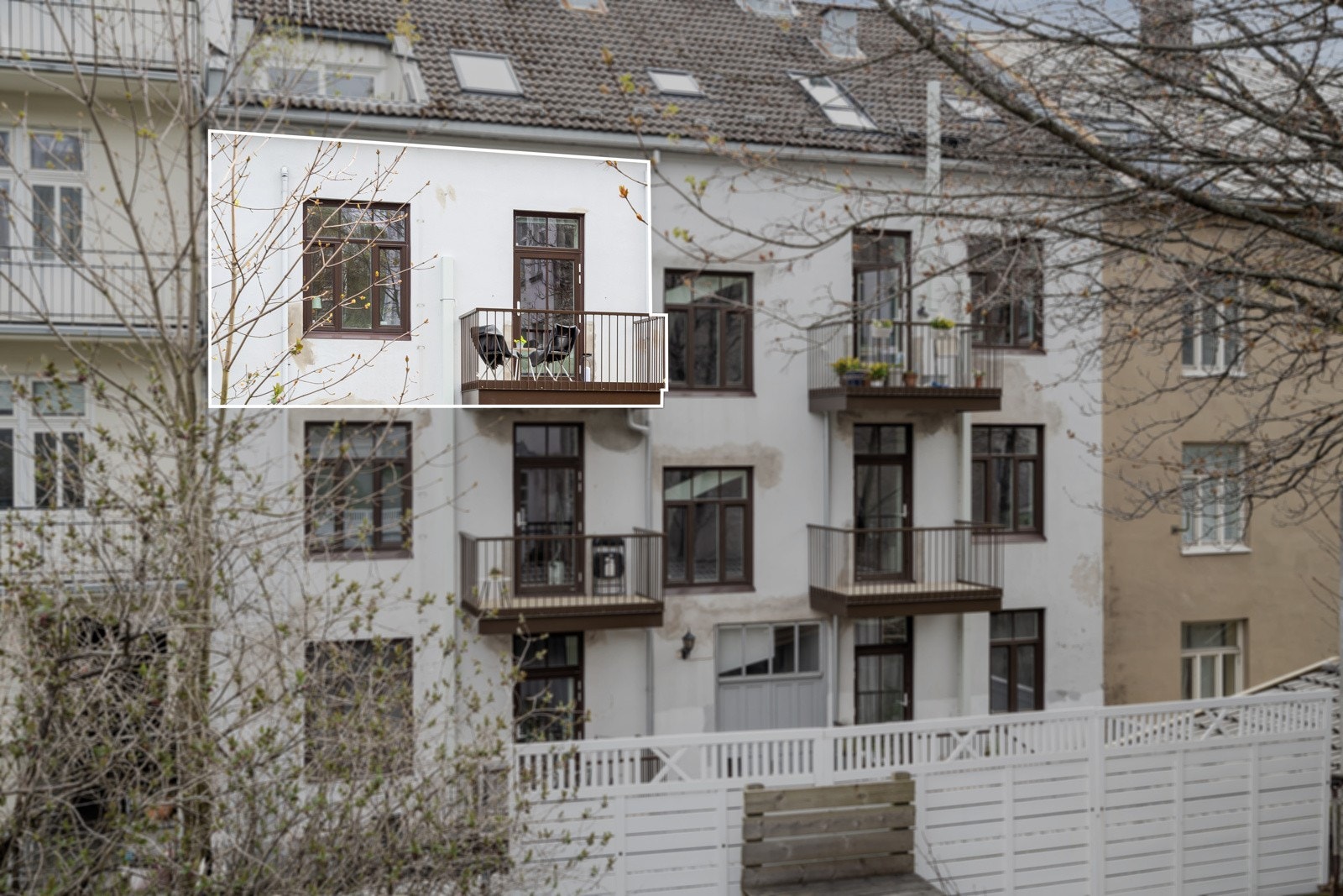 Leiligheten har en fin og skjermet beliggenhet i byggets 3. etasje Galleribilde