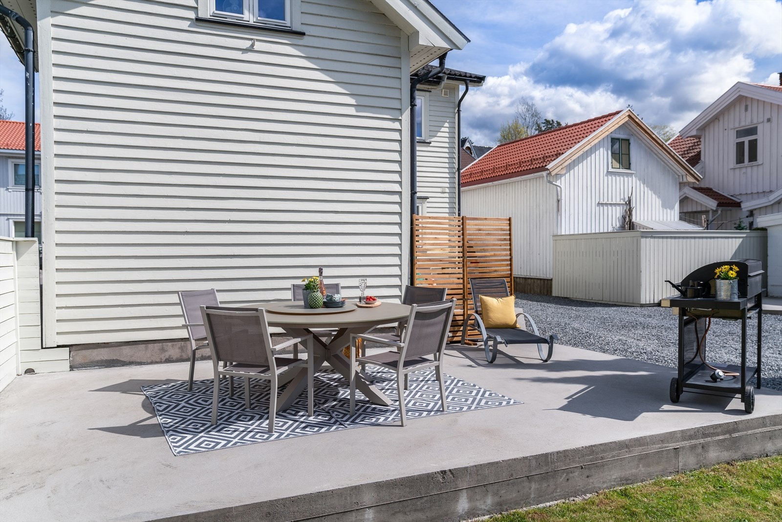 Påkostet del av tomannsbolig - Garasje og solrik uteplass - Sentralt beliggende med kort vei til det meste! Galleribilde