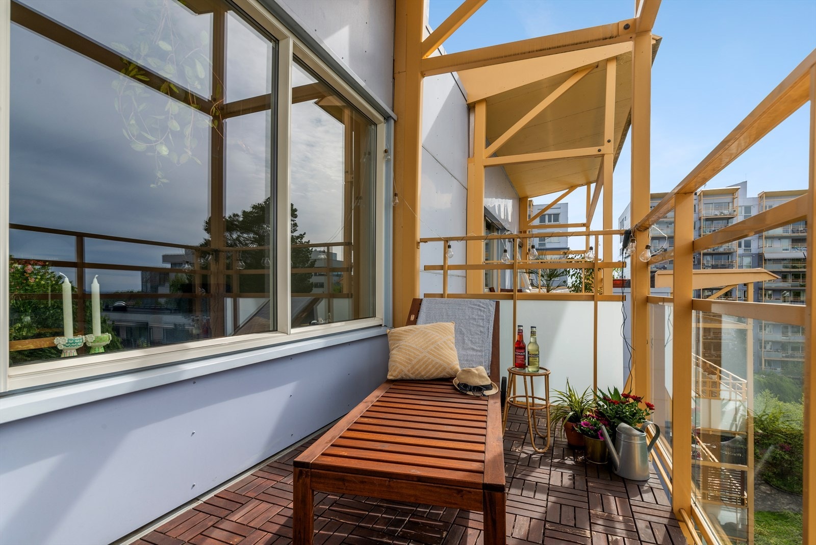 Fra balkongen er det flott utsyn over nabolaget. Galleribilde