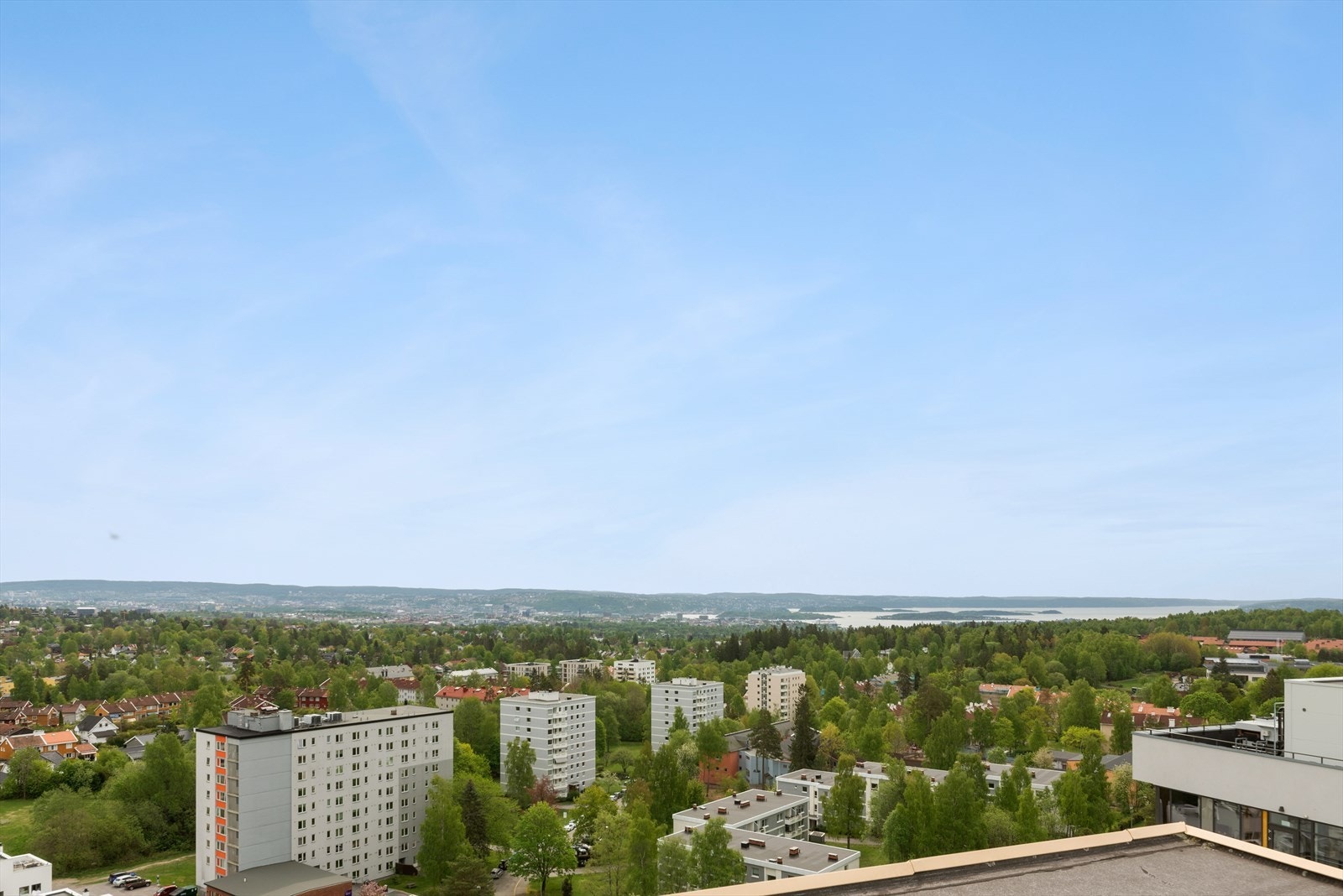 Utsikt fra felles terrasse. Galleribilde