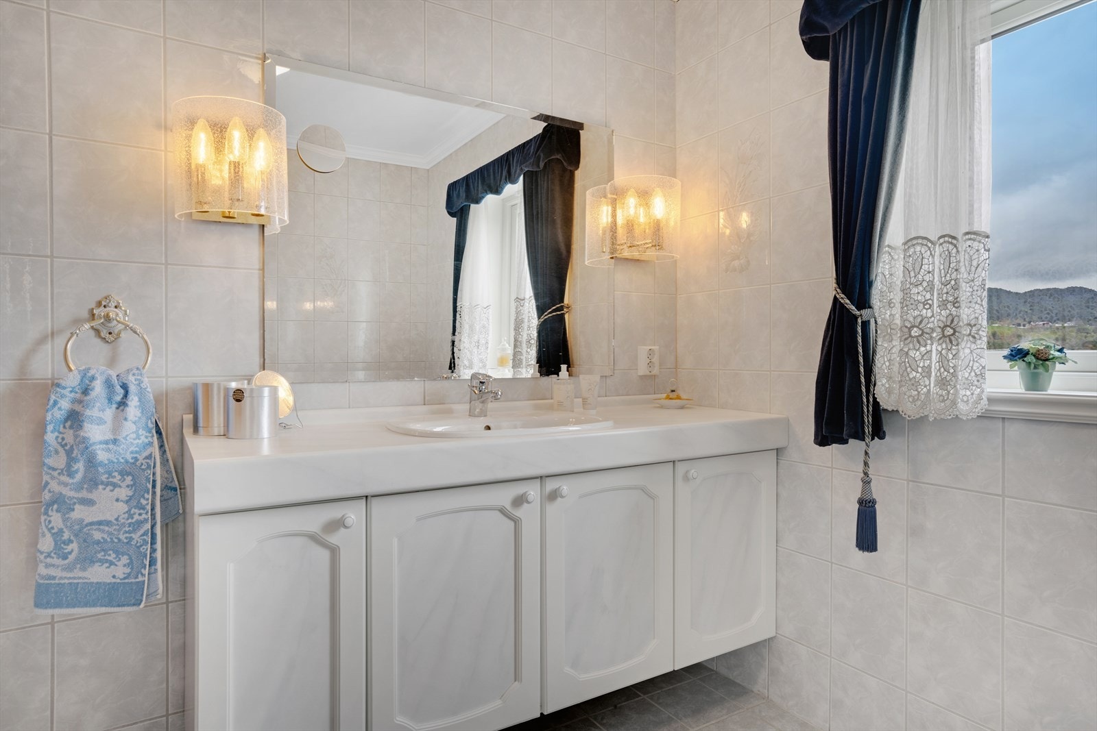 Bad i hovedetasje Galleribilde