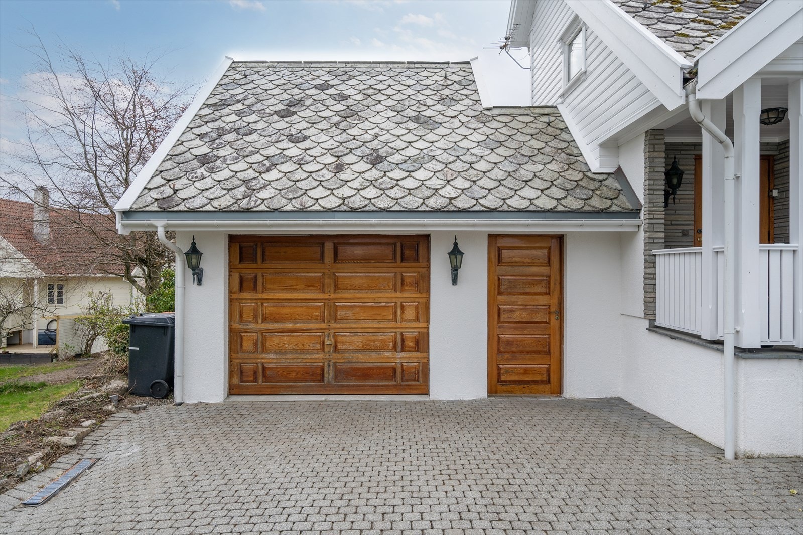 Garasje med el-port Galleribilde