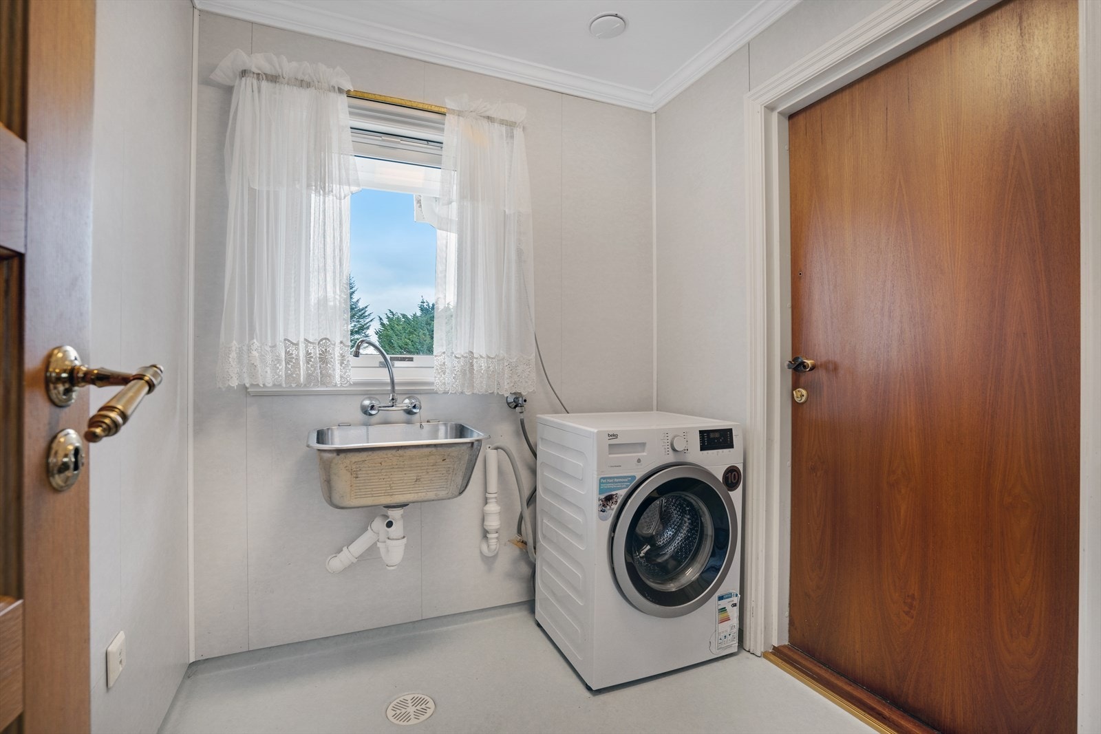 Vaskerom med direkte utgang Galleribilde