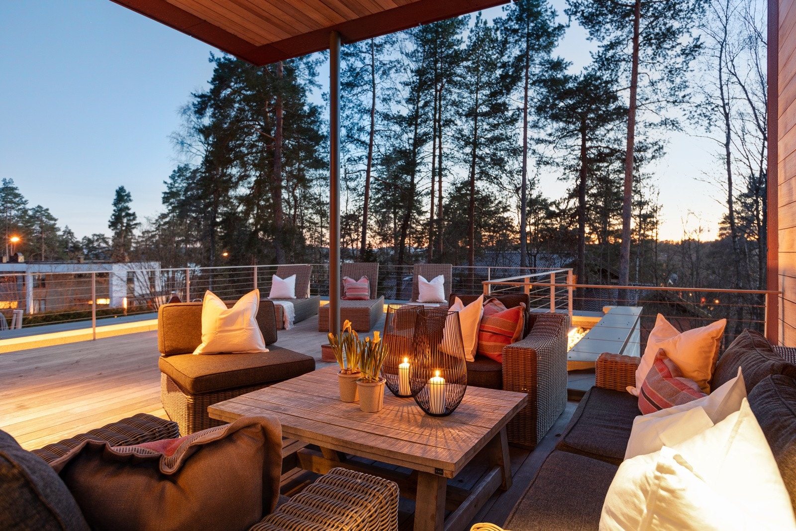 Flott usjenert terrasse med svært gode solforhold. Galleribilde