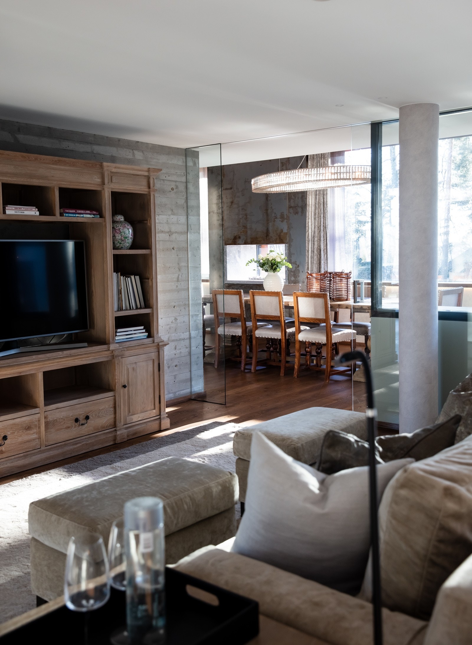 Tv-stue/spisestue. Galleribilde