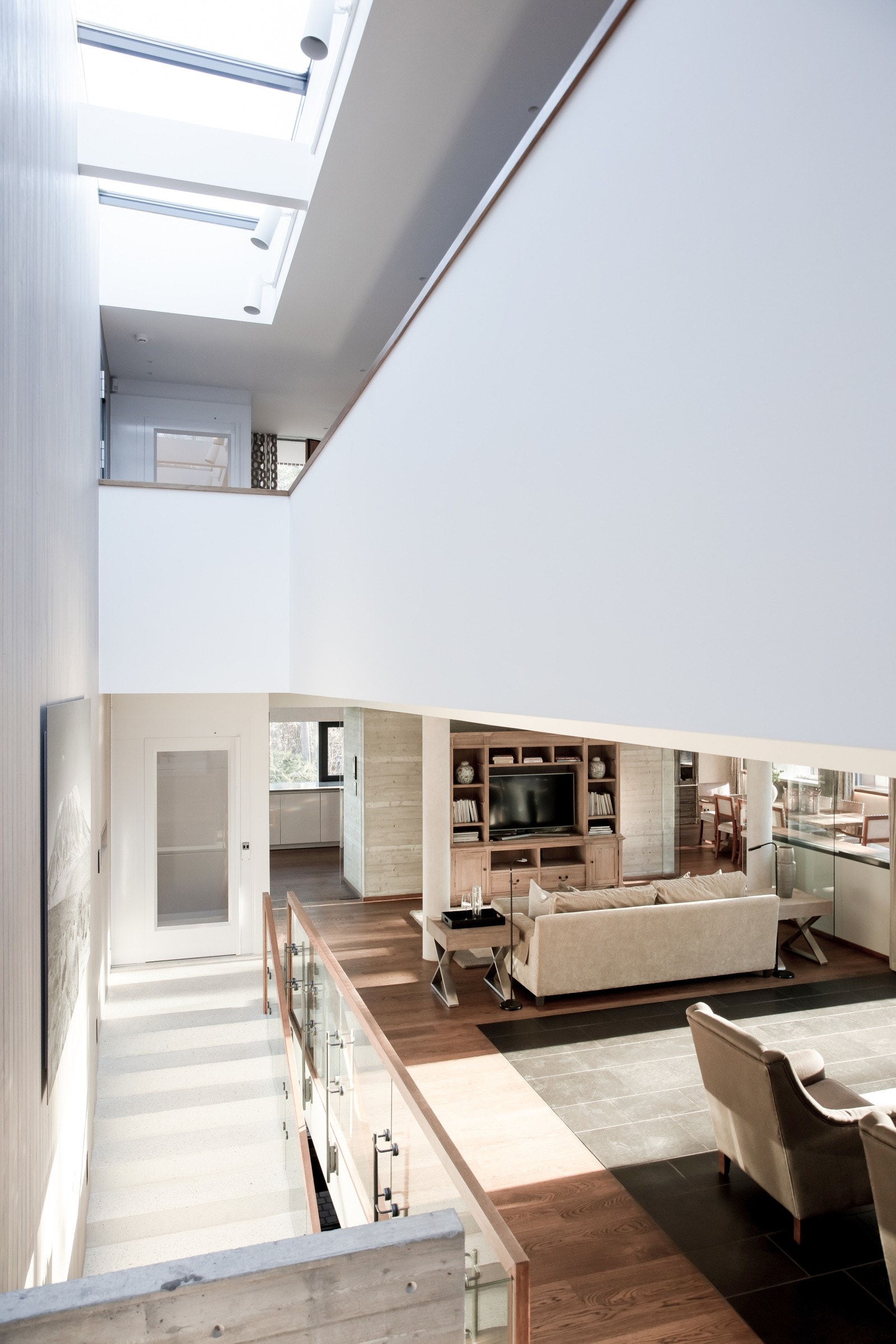 2.etg og 3. etg - Legg merke til heisen på venstre side. Galleribilde